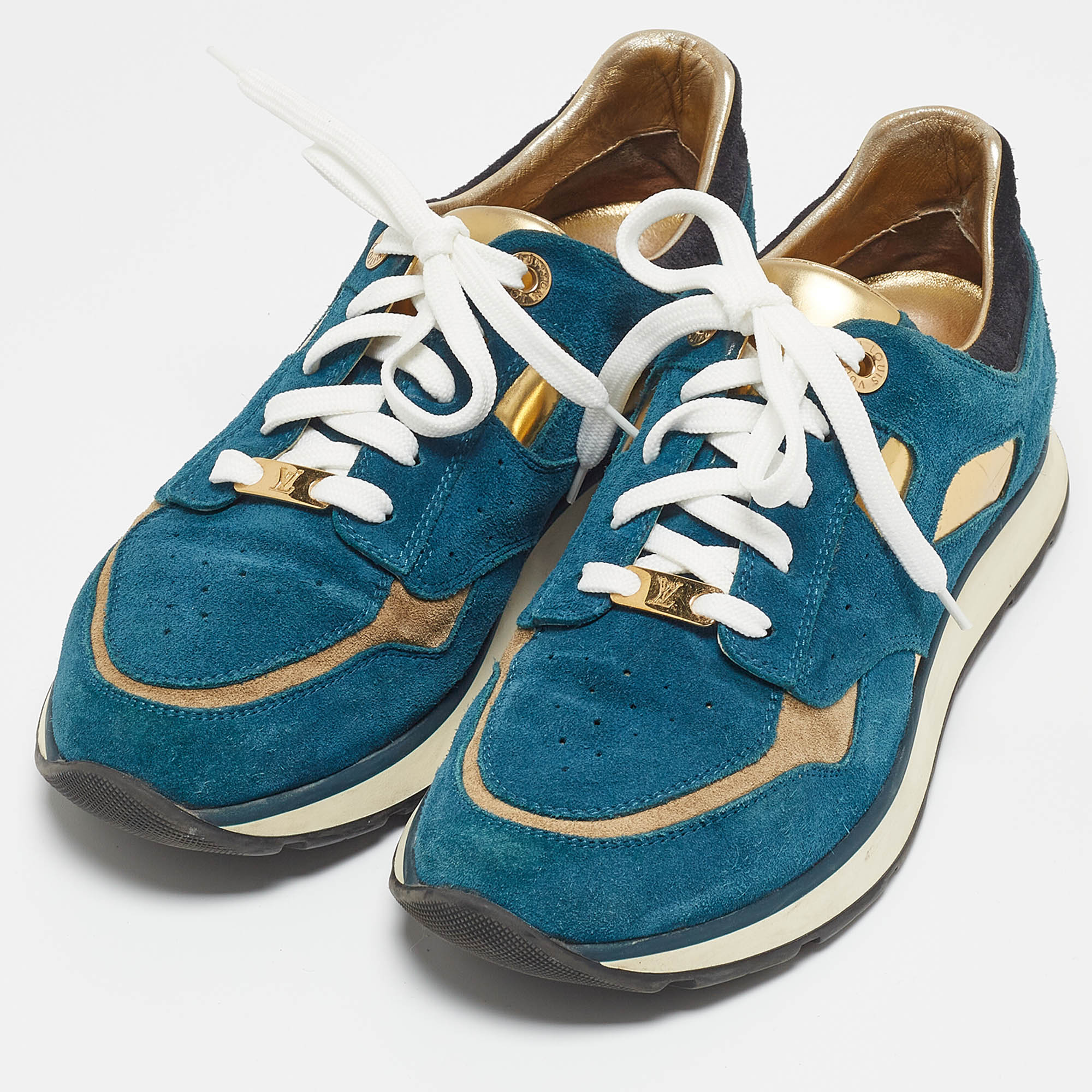 

Louis Vuitton Tricolor Suede Run Away Low Top Sneakers Size, Green