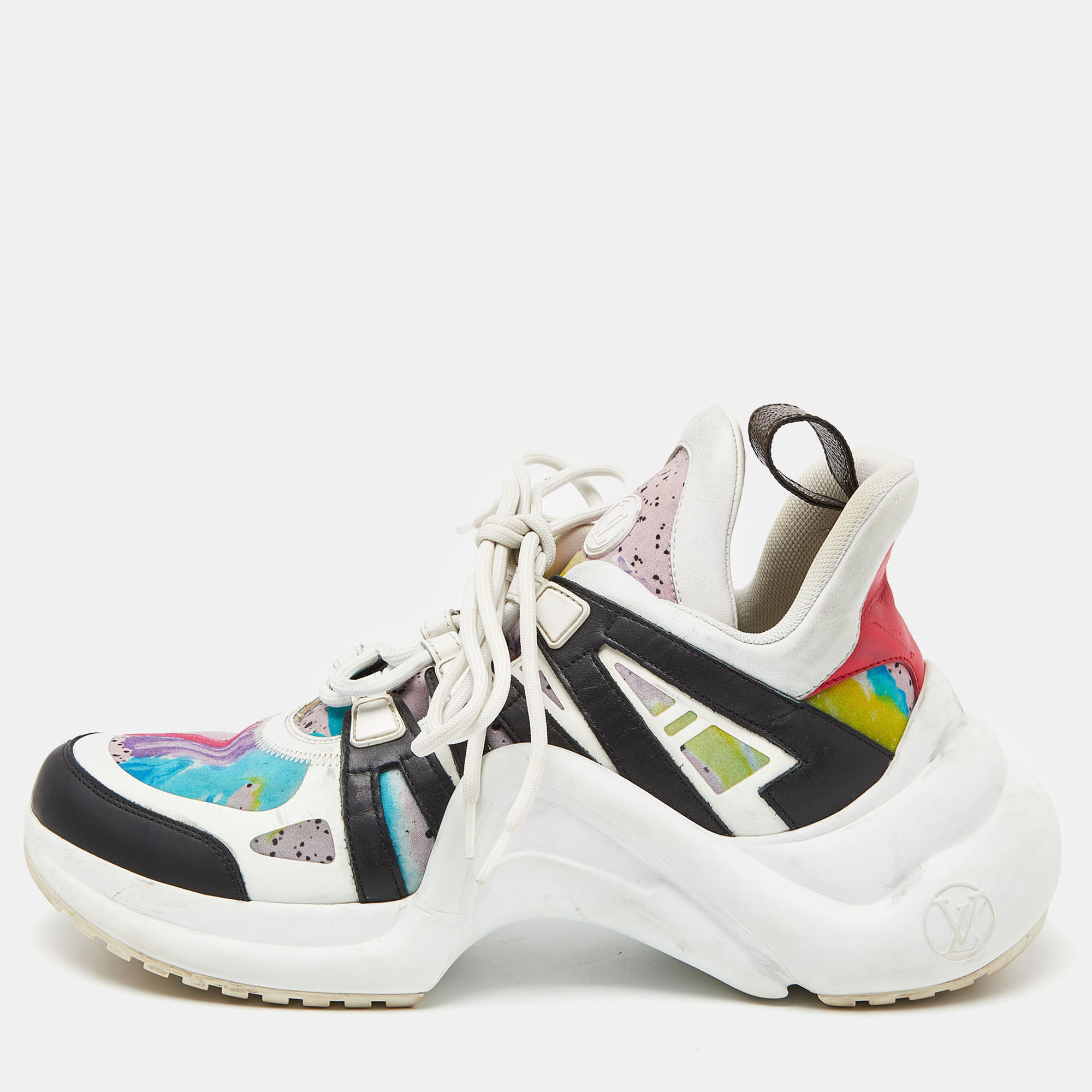 The Spring/Summer 2018 collection by Louis Vuitton introduced us to the Archlight sneakers at a time when the fever of chunky sneakers had just set in. The design is characterized by a futuristic vibe with a tinge of influence from vintage basketball sneakers. These ones are made from prime quality materials and they carry exaggerated tongues and springy wave shaped soles. They are finished with lace ups on the vamps.