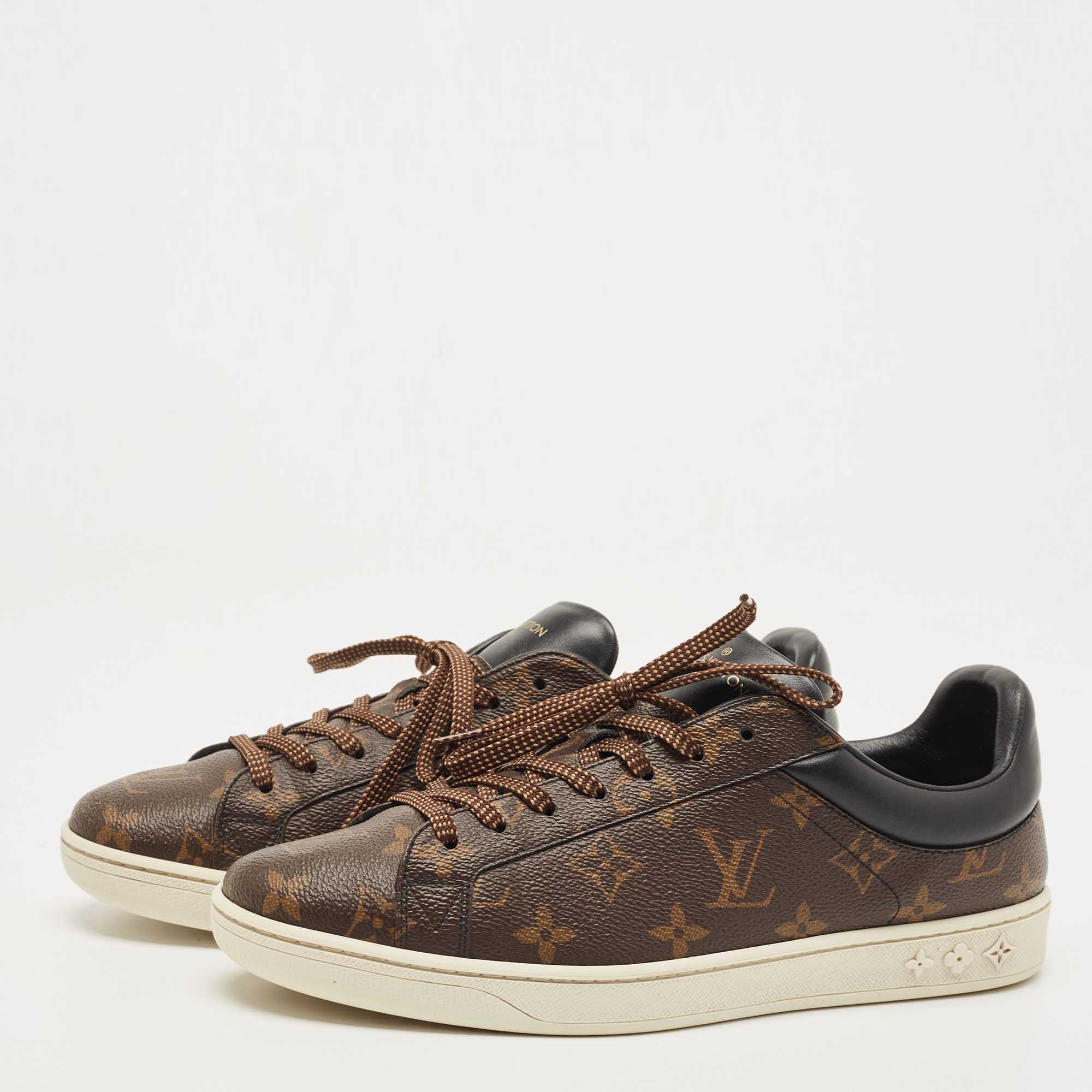 

Louise Vuitton Brown Monogram Canvas Low Top Sneakers Size