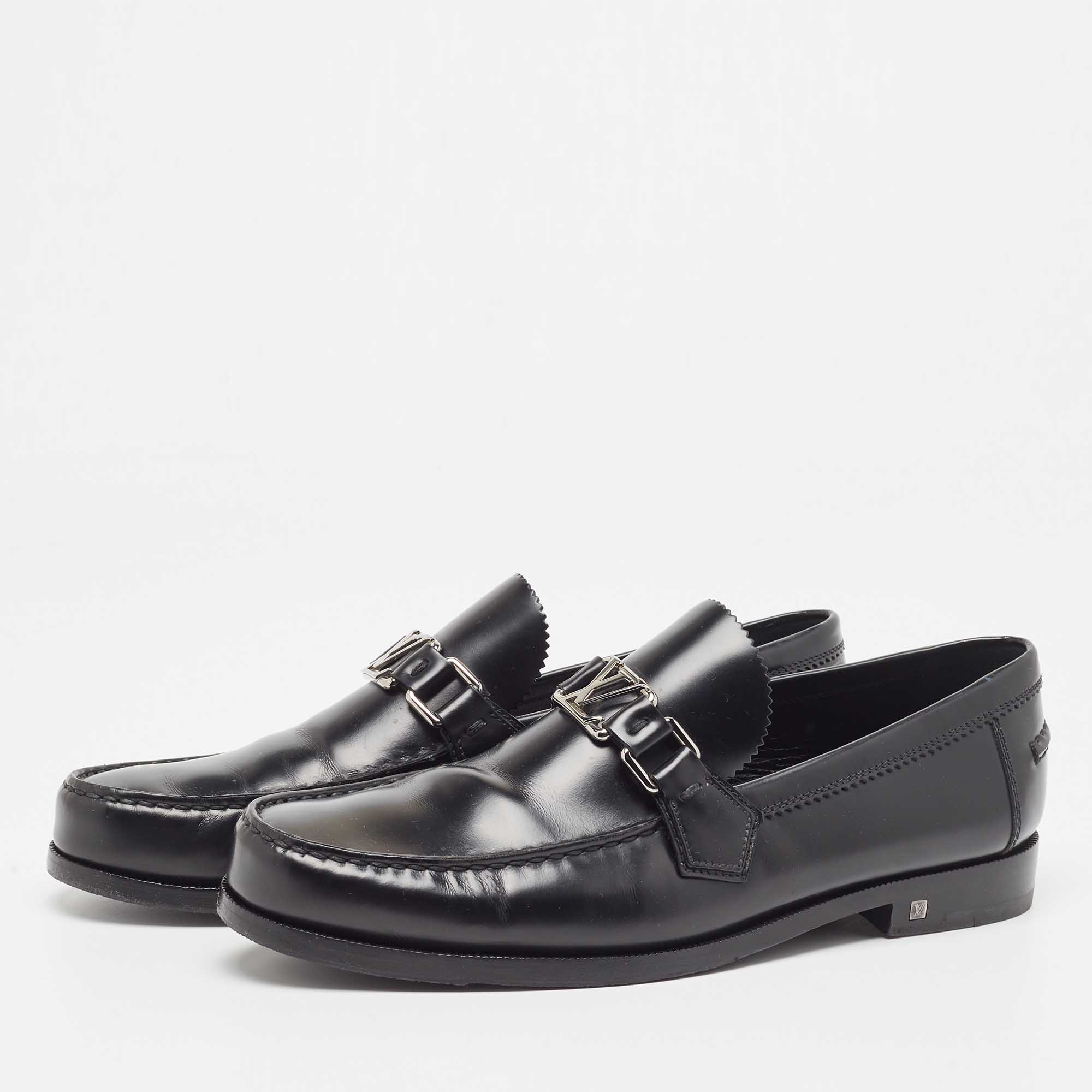 

Louis Vuitton Black Leather Hockenheim Loafers Size