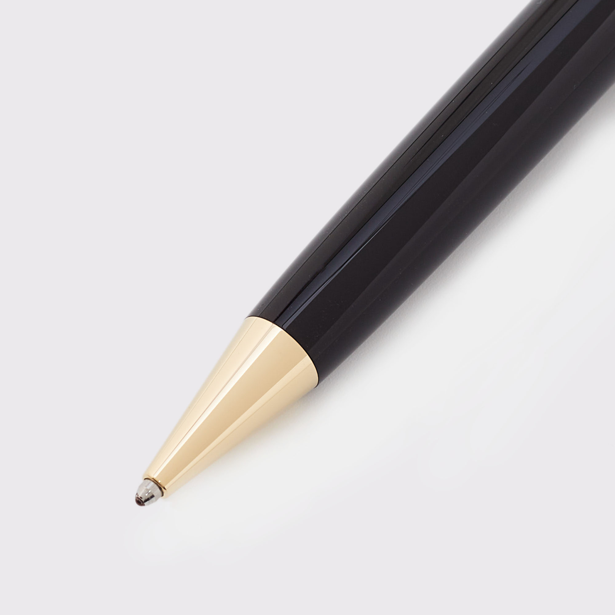 

Montblanc Meisterstück Classique Black Resin Gold Plated Ballpoint Pen