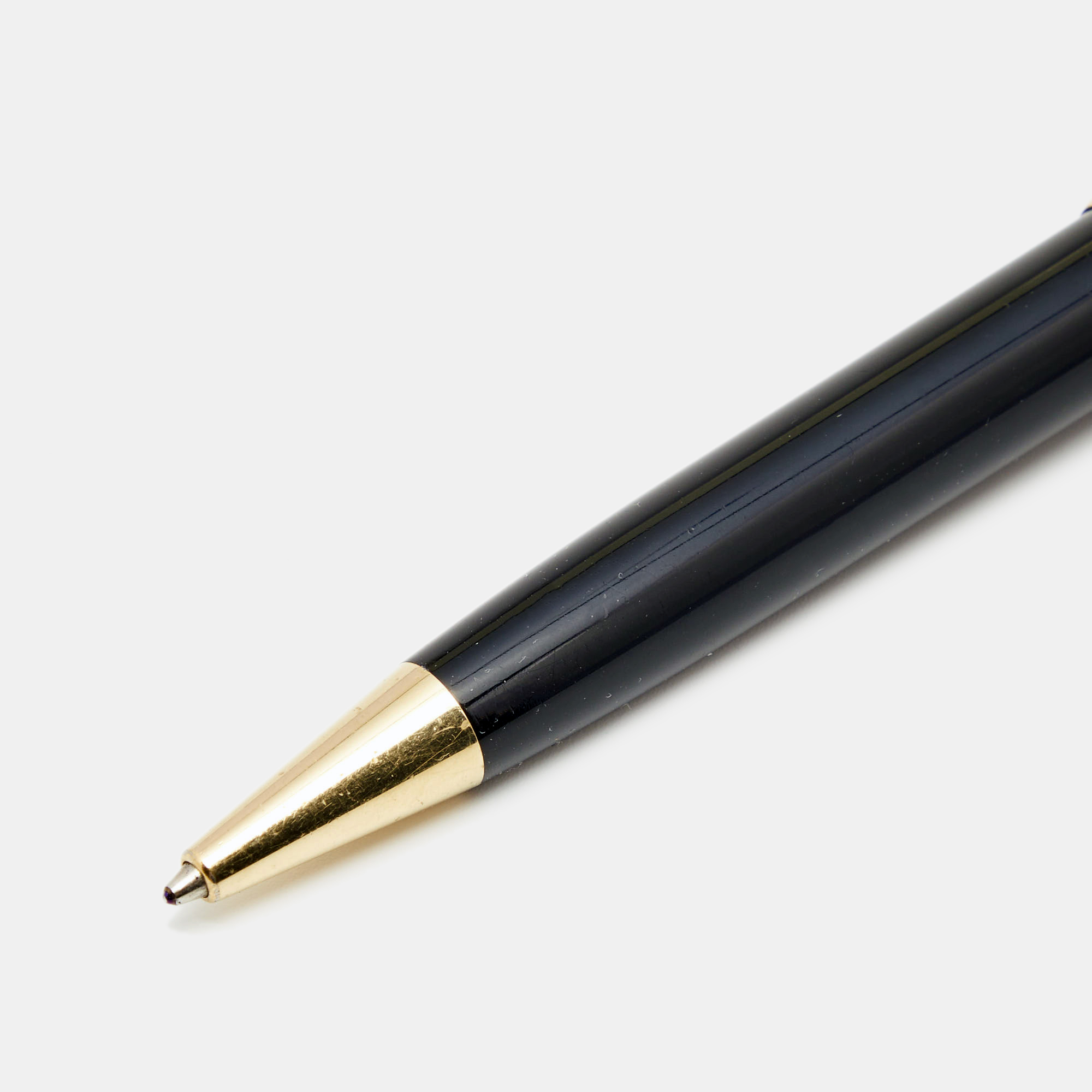 

Montblanc Meisterstück Classique Black Resin Gold Plated Ballpoint Pen