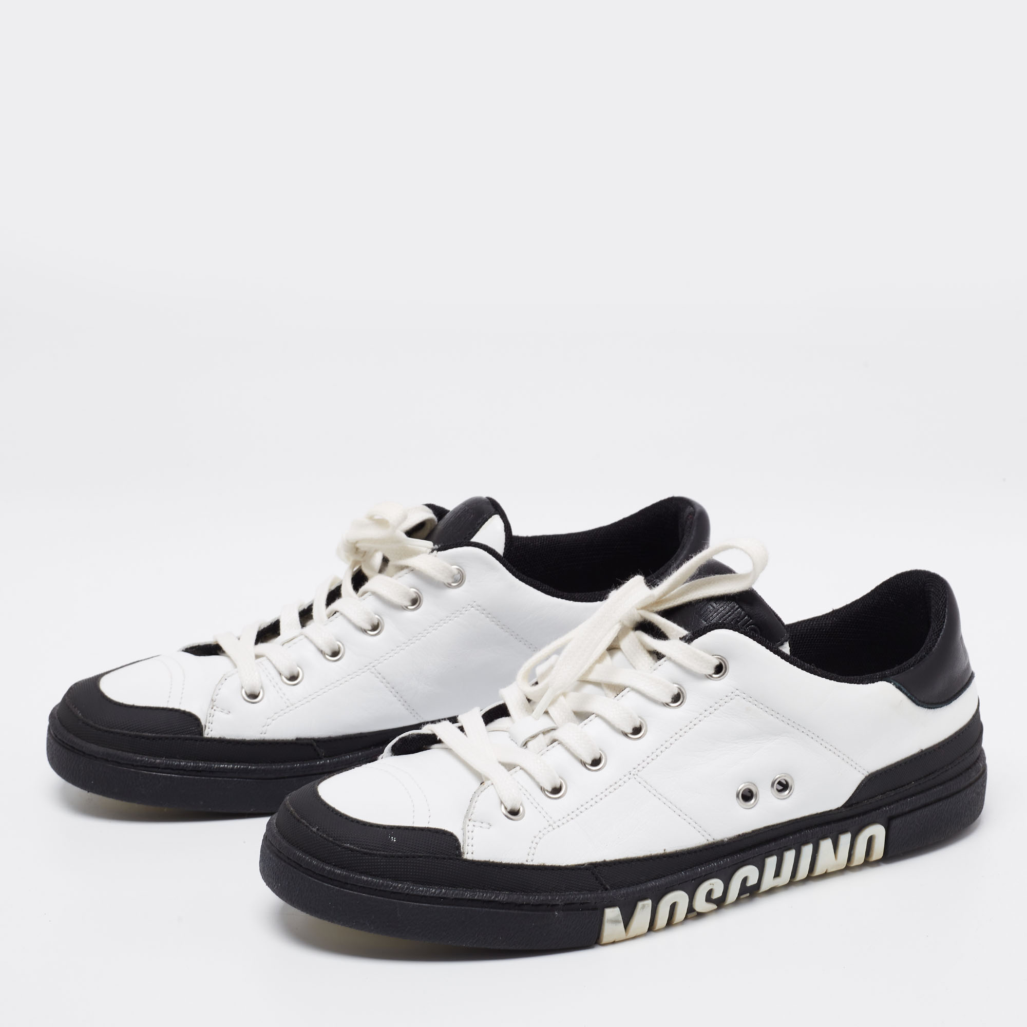 

Moschino White Leather Low Top Sneakers Size