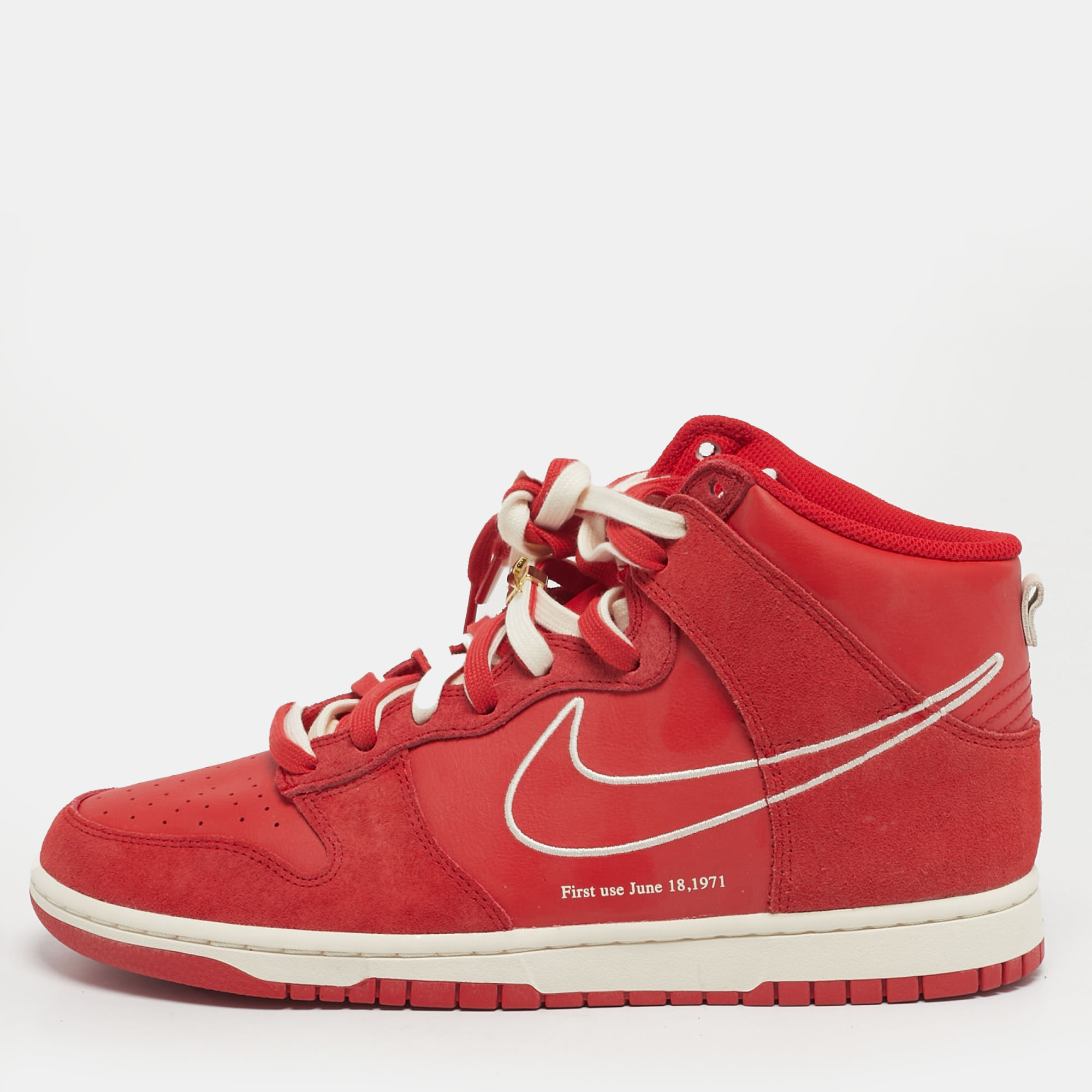 

Nike Dunk High SE First Use Red Size 45 Red Leather and Suede High Top Sneakers