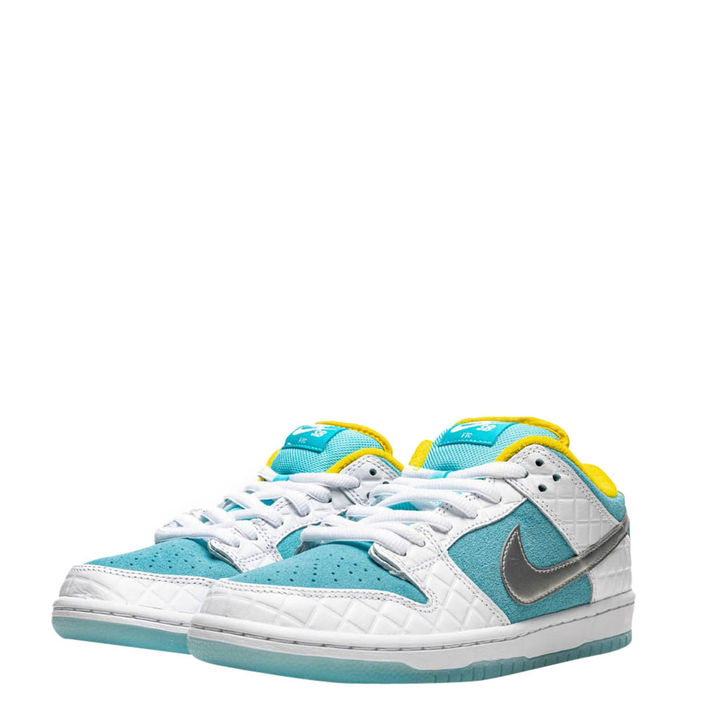 

Nike Dunk SB Lagoon Pulse Sneakers Size US 10.5 (EU, Multicolor