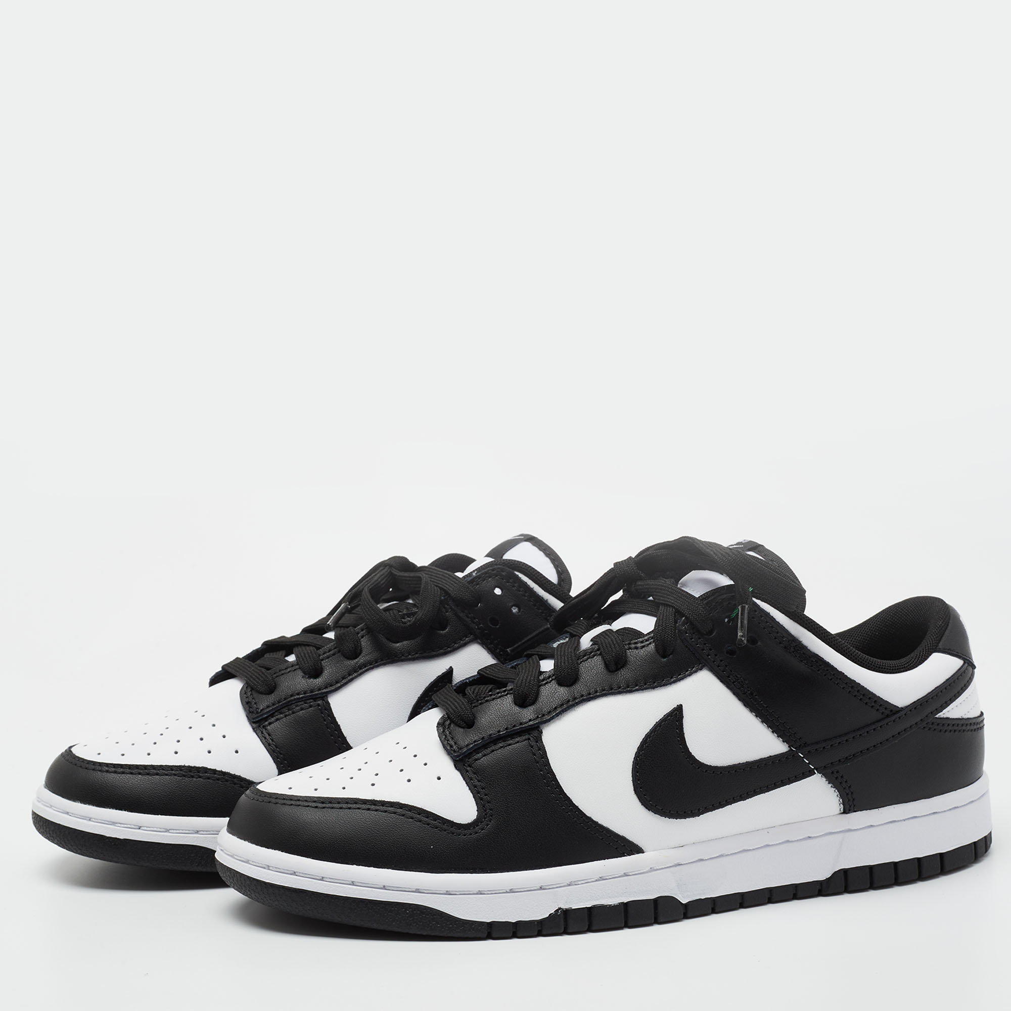 

Nike Dunk Black/White Leather Low Top Sneakers Size