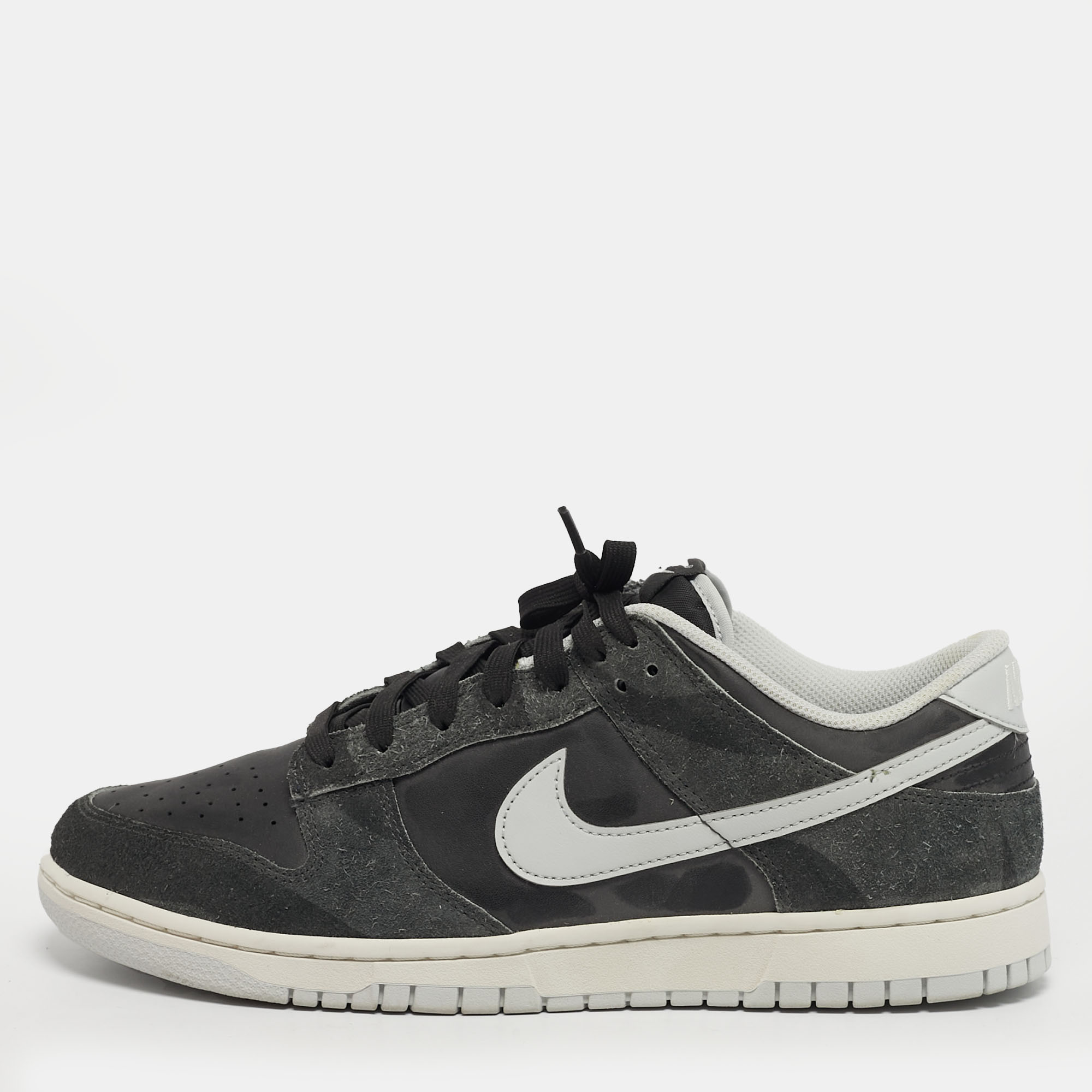 

Nike Dunk Low Retro PRM Zebra Animal Pack Size 45 Multicolor Leather and Suede Sneakers