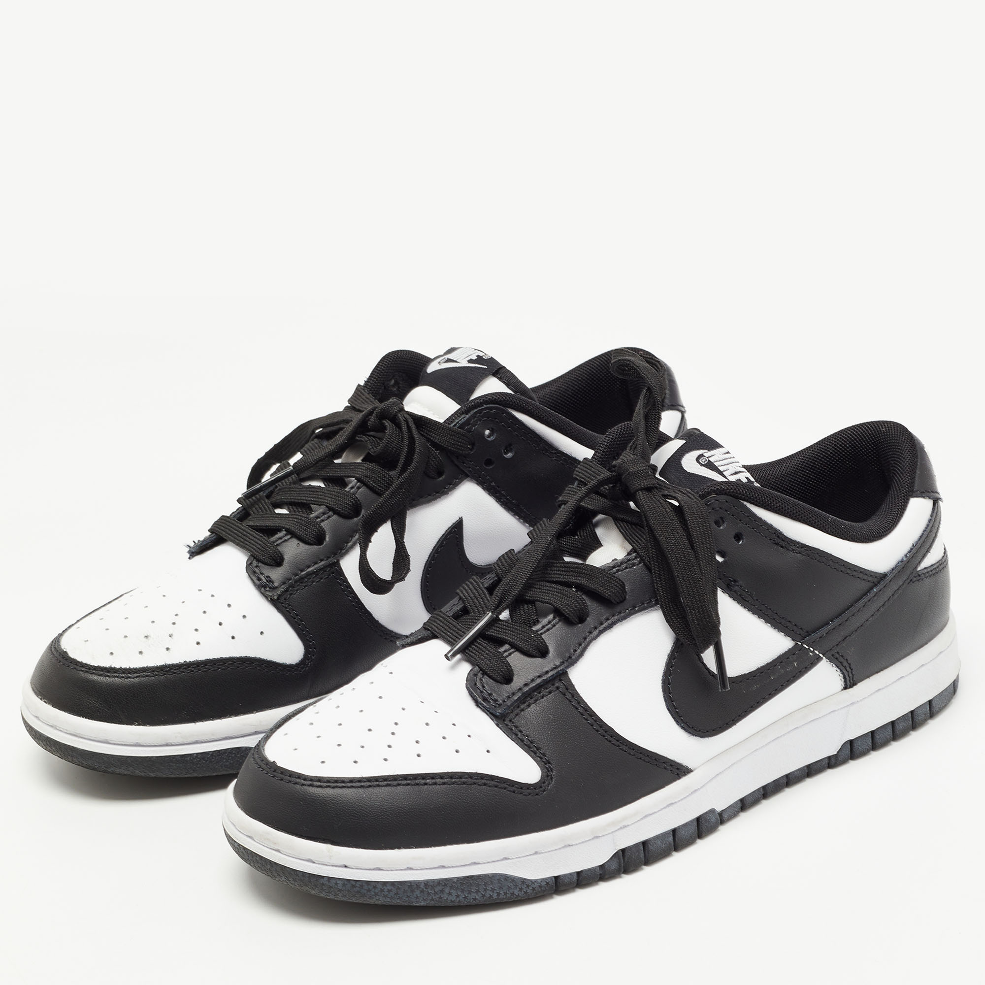 

Nike Black/White Leather Dunk Low Top Sneakers Size