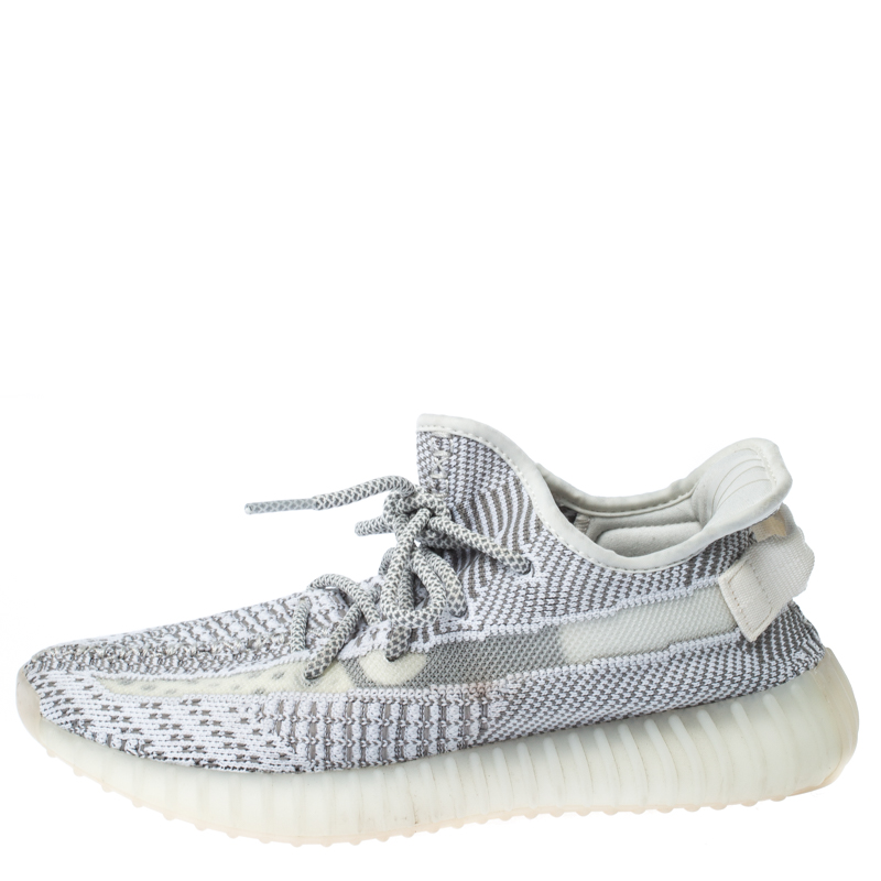 Yeezy 350 V2 Static Reflective 3M, Men's Fashion Carousell