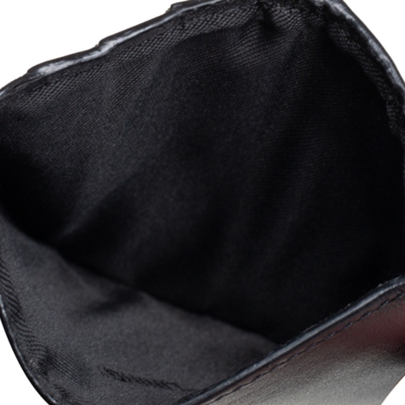 

Off White Black Leather For Cards Holder