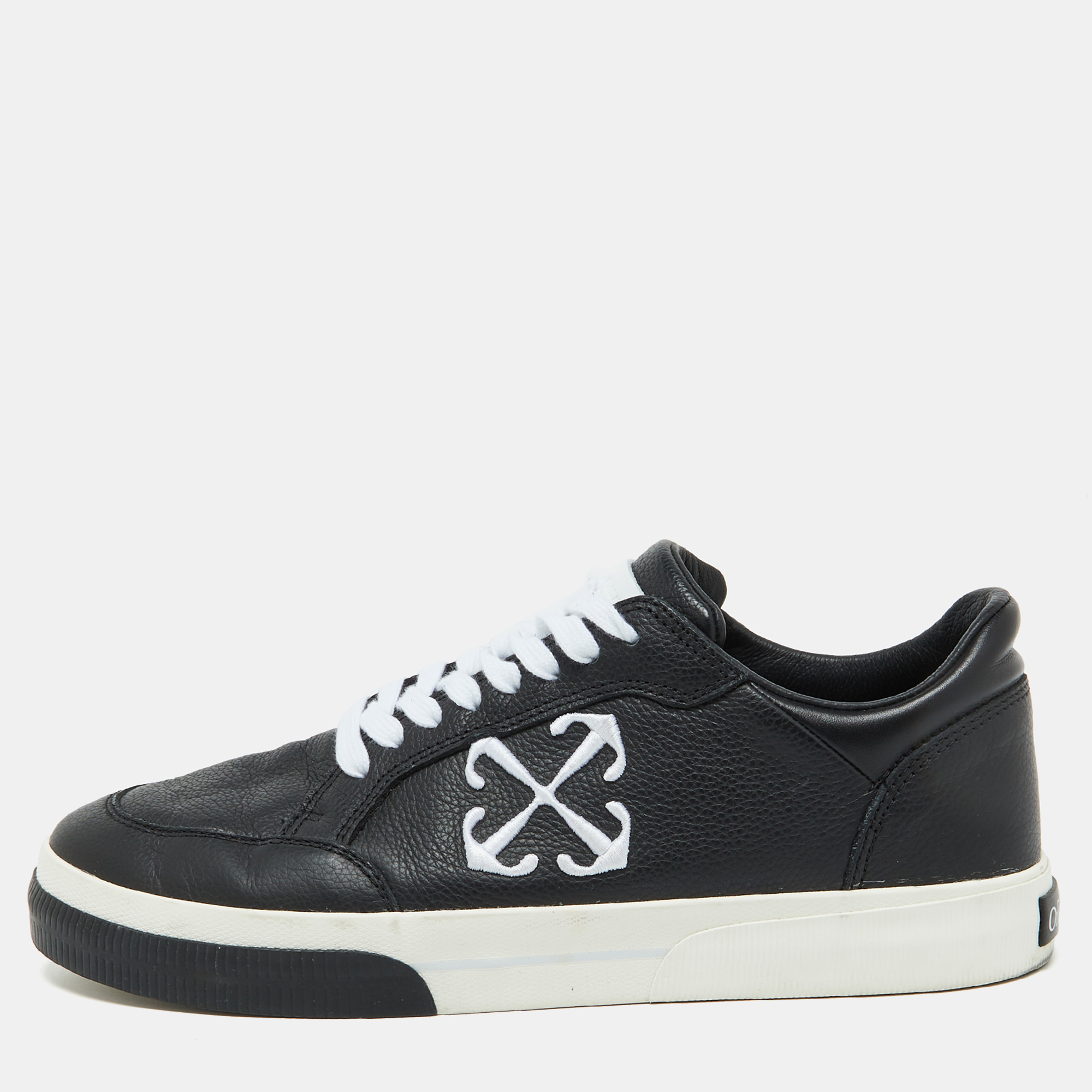 

Off-White Black Leather Vulcanized Low Top Sneakers Size