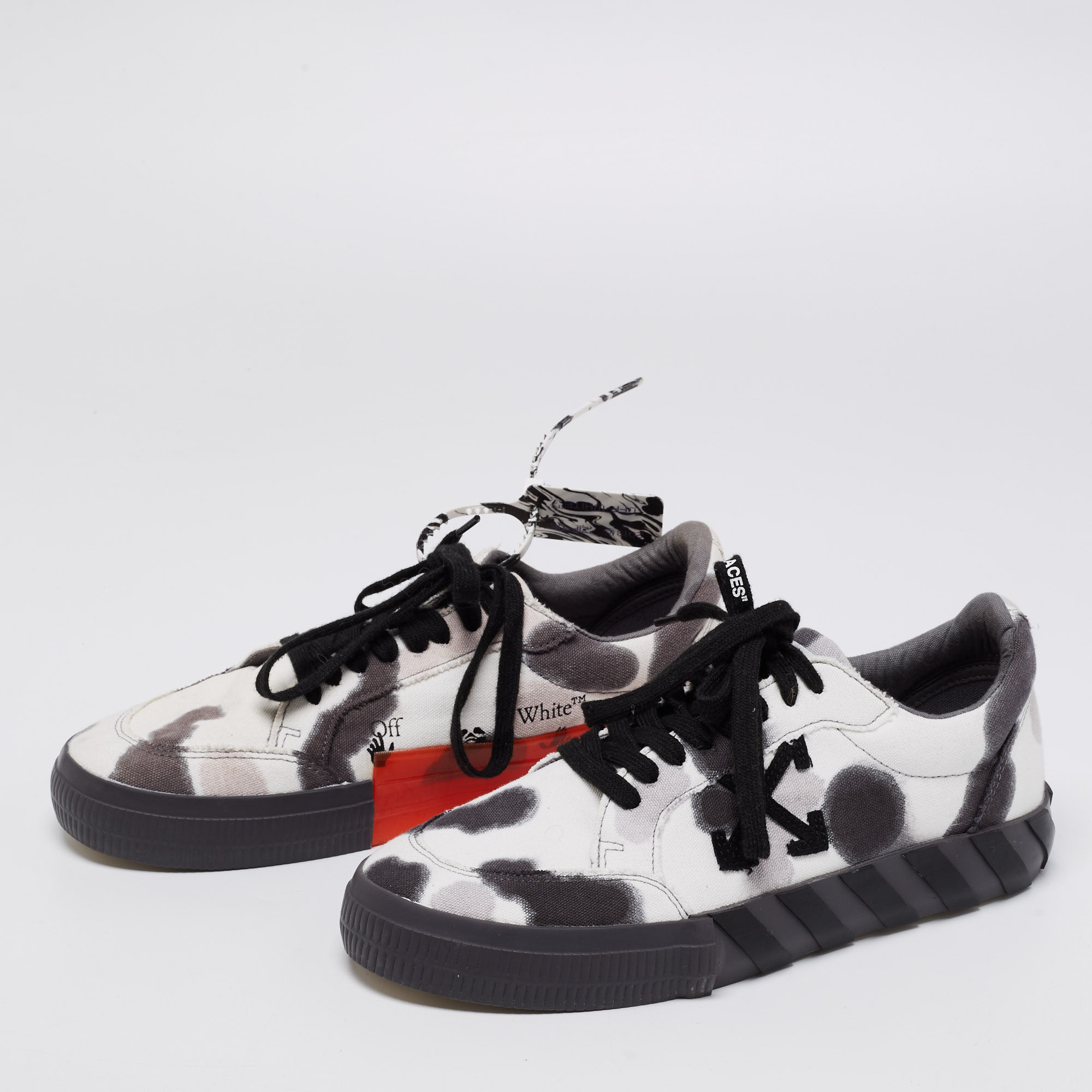 

Off-White White/Black Tie-Dye Vulcanized Canvas Low-Top Sneakers Size