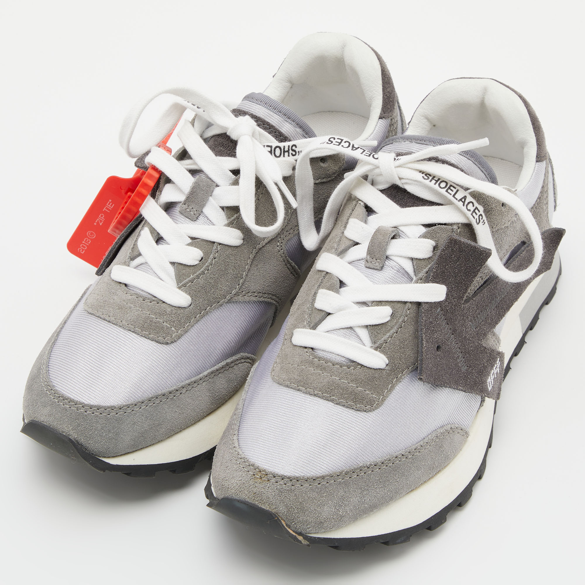

Off-White Grey/Silver Suede and Fabric Arrow Low Top Sneakers Size