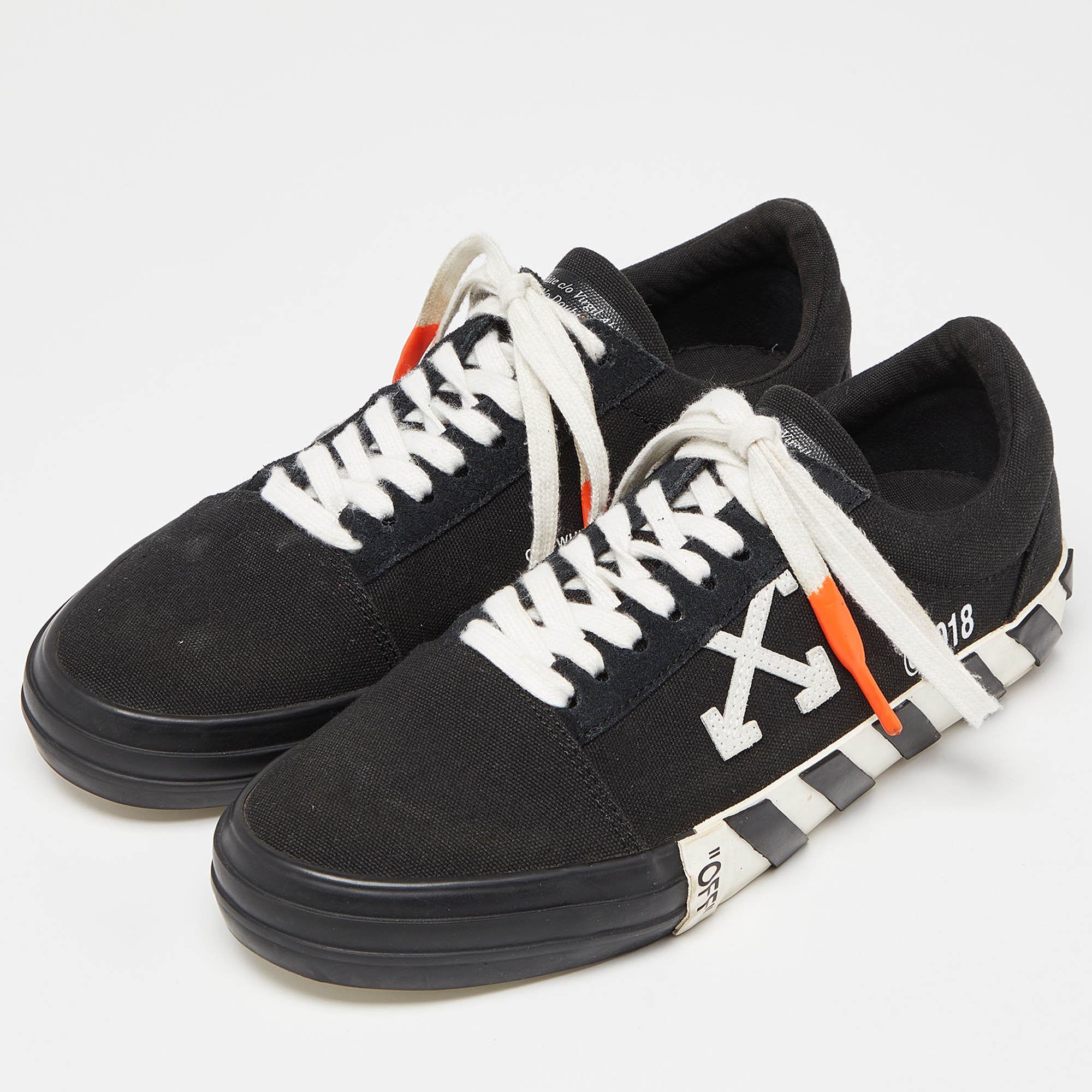 

Off-White Black Canvas Vulcanized Striped Low Top Sneakers Size