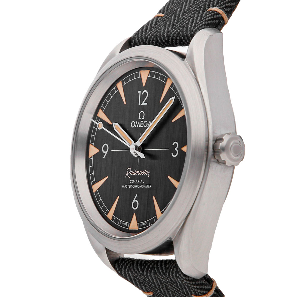 

Omega Black Stainless Steel Seamaster Railmaster 220.12.40.20.01.001 Men's Wristwatch 40 MM