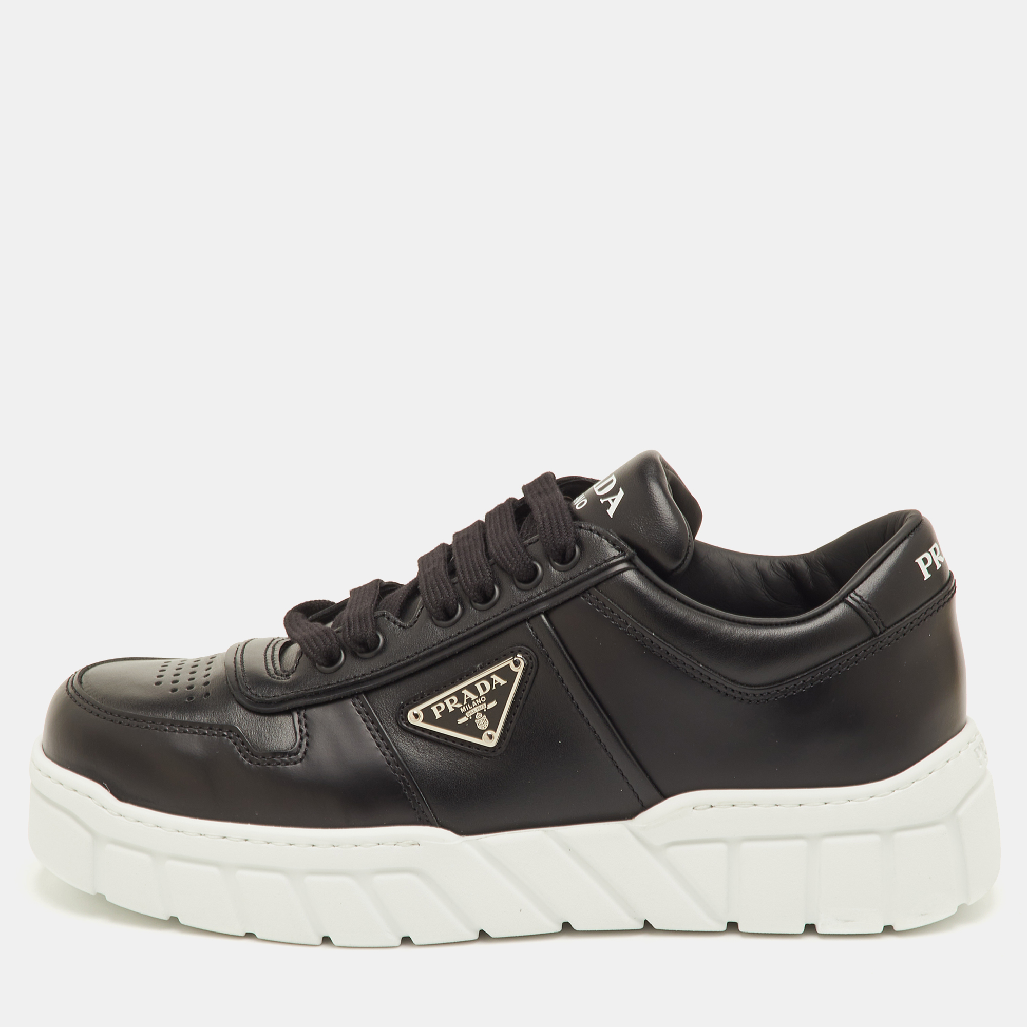 

Prada Logo Plaque Size 41.5 Black Leather Lace Up Sneakers