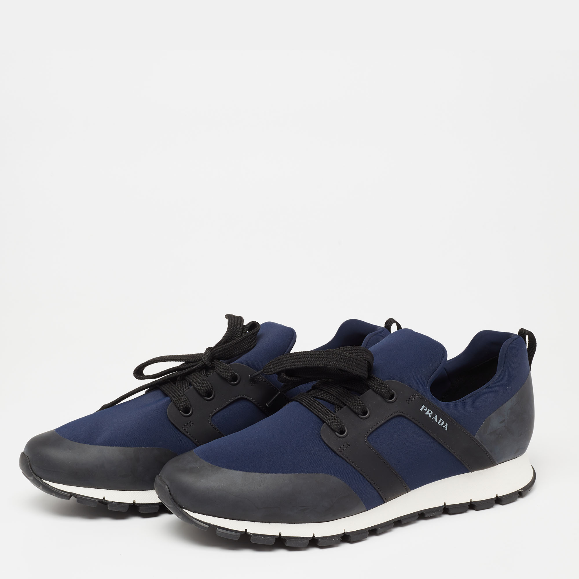 

Prada Navy Blue/Black Nylon And Leather Lace-Up Low Top Sneakers Size