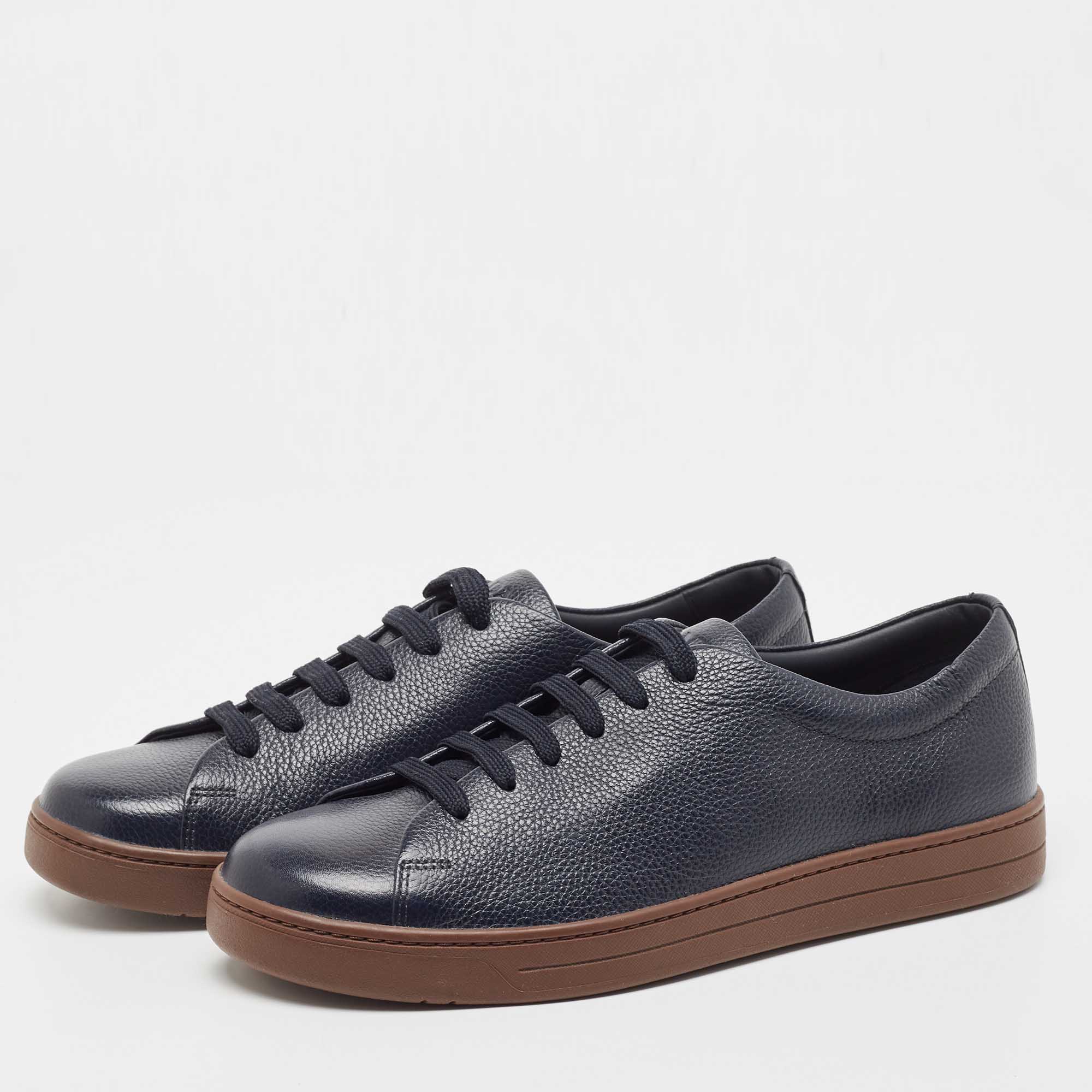 

Prada Navy Blue Leather Low Top Sneakers Size