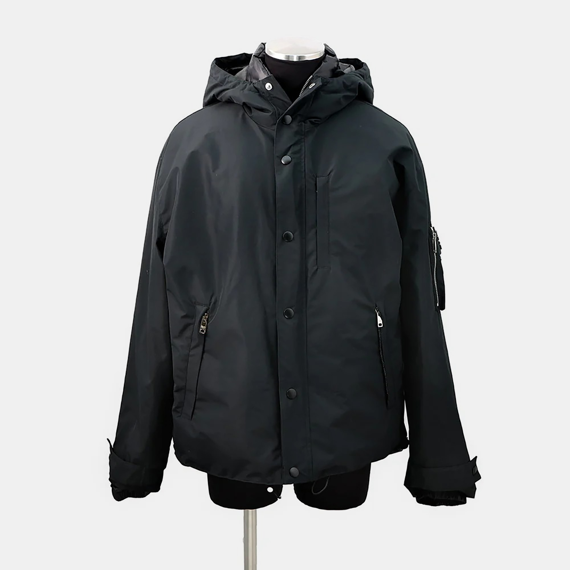 

Prada Hooded Technical Fabric Down Jacket Size M Black Polyester