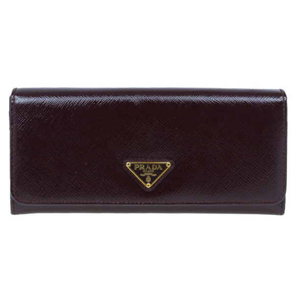 مملوكة مسبقًا Prada Burgundy Patent Saffiano Leather Long Flap Wallet