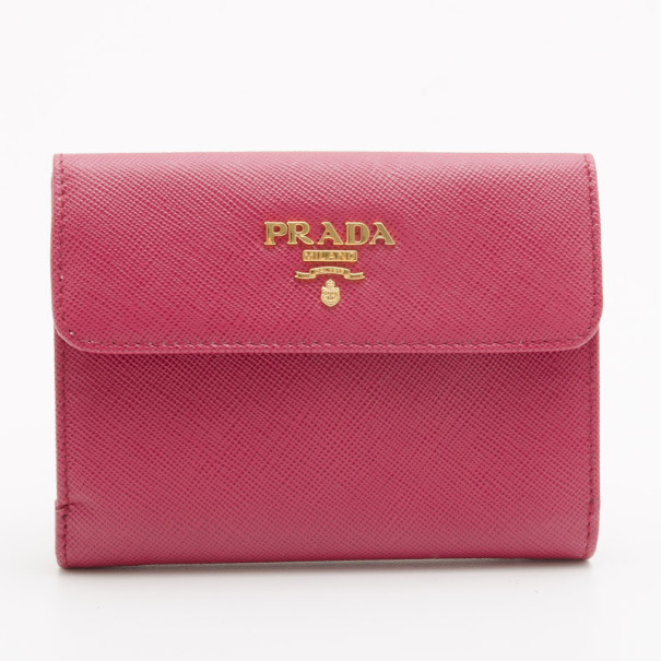مملوكة مسبقًا Prada Light Pink Saffiano Short Wallet