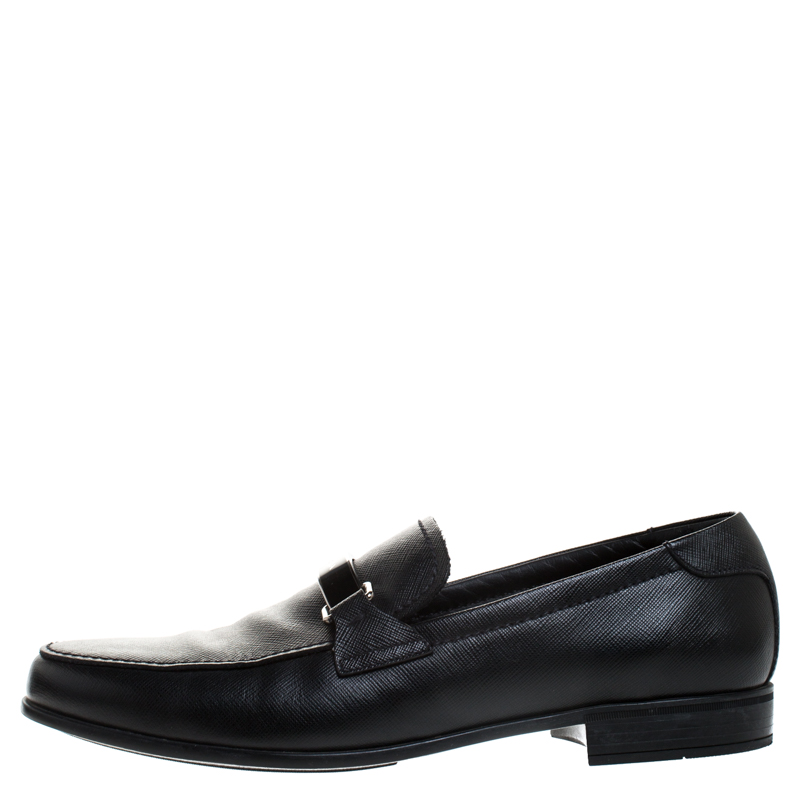 

Prada Black Saffiano Leather Plate Bit Logo Loafers Size