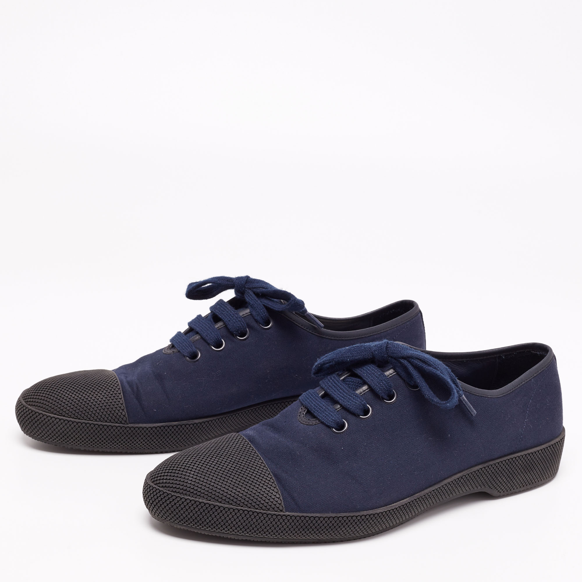 

Prada Navy Blue/Black Canvas and Textured Rubber Cap-Toe Low-Top Sneakers Size 44 1/3