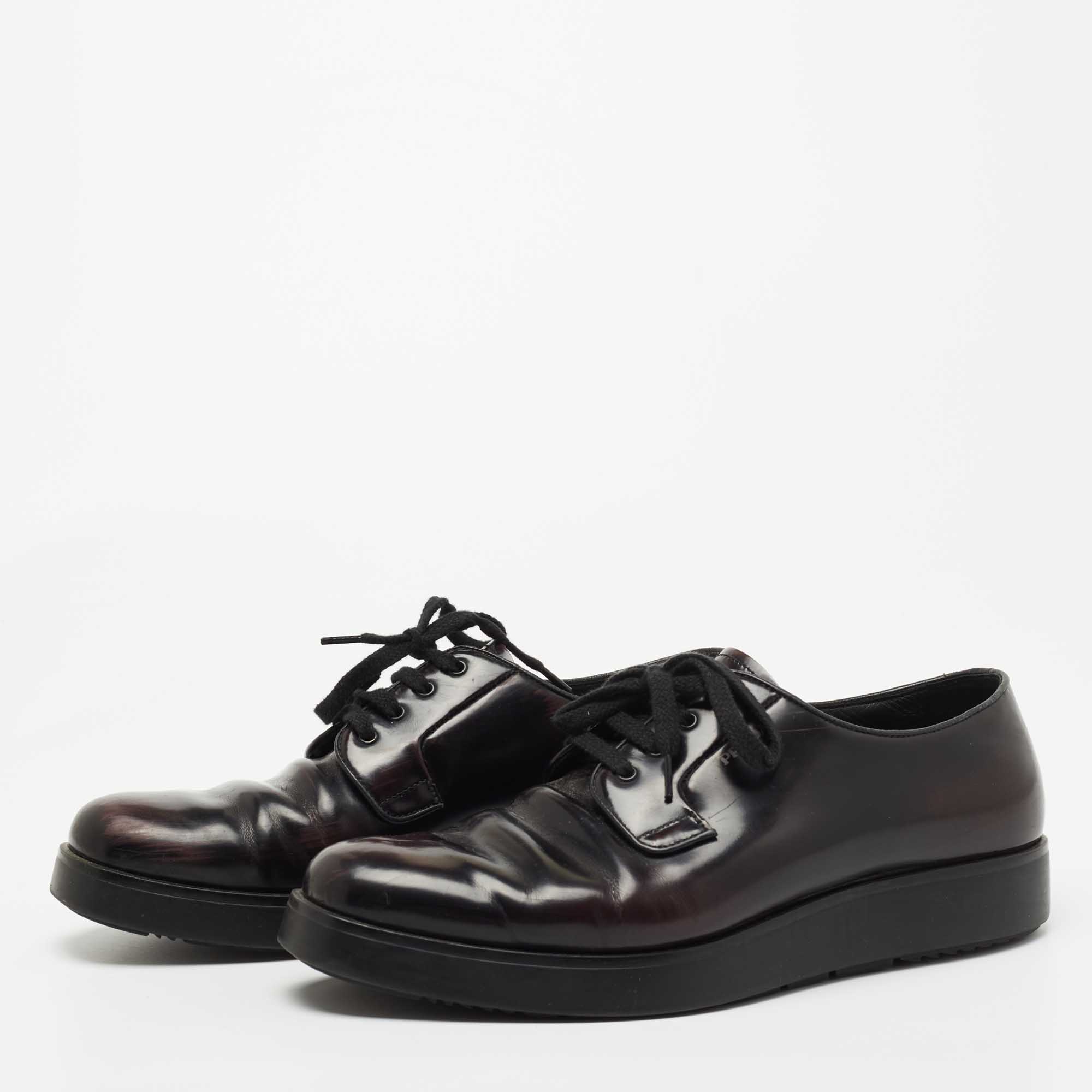 

Prada Two Tone Leather Lace Up Oxford Size, Black