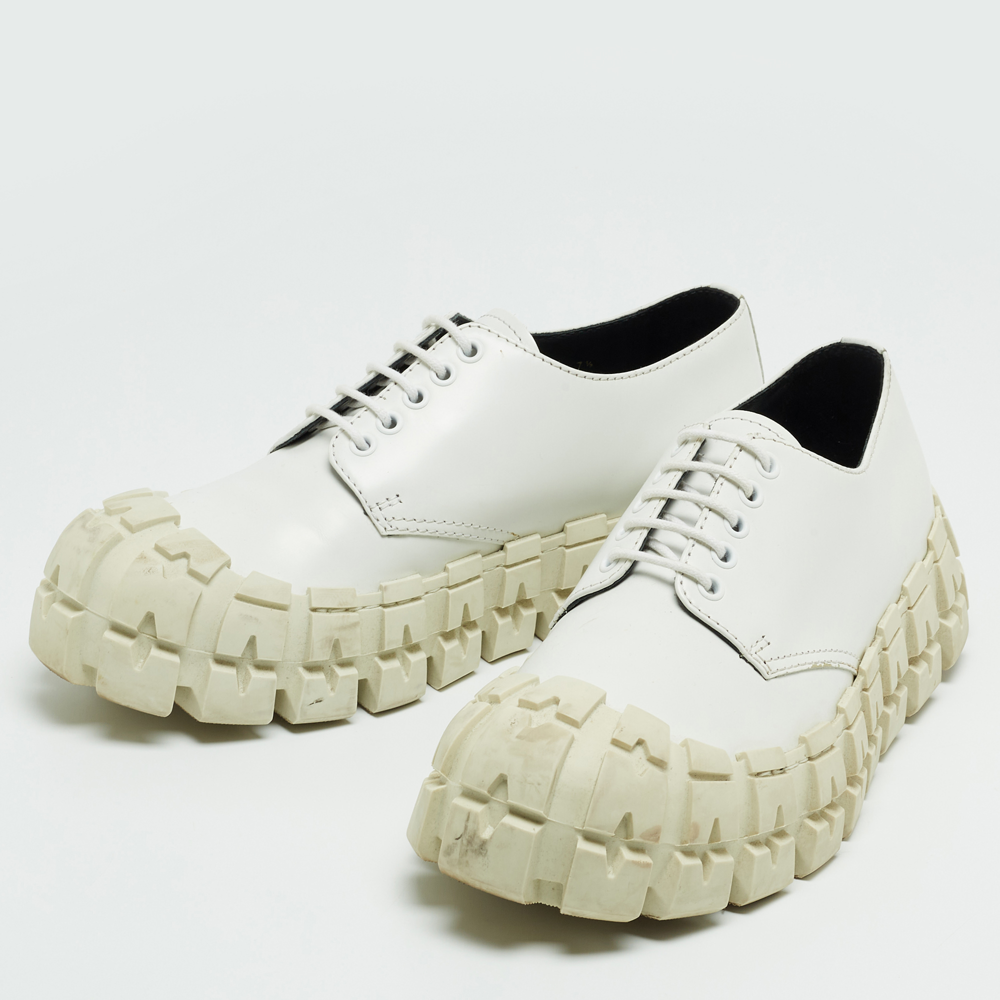 

Prada White Leather Lace Up Sneakers Size