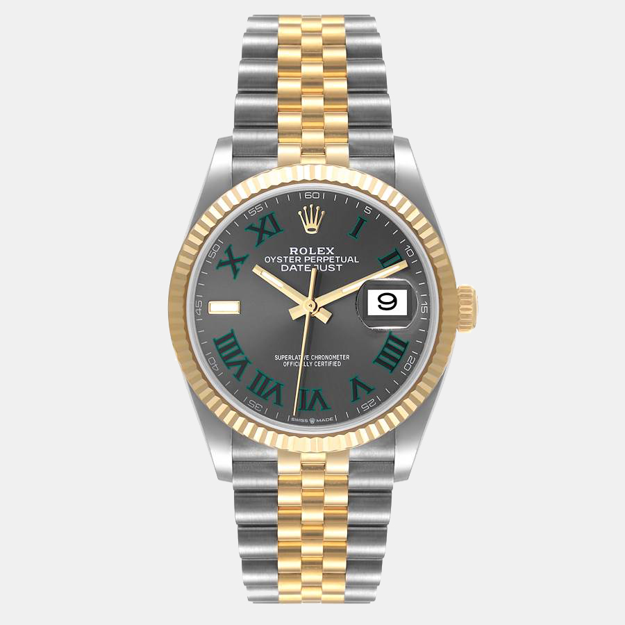The Datejust is one of the most recognized and coveted watches from the house of Rolex. It has a distinct look and an irrefutable appeal. Crafted in 18k yellow gold and stainless steel this authentic Rolex Datejust wristwatch has the signature allure.