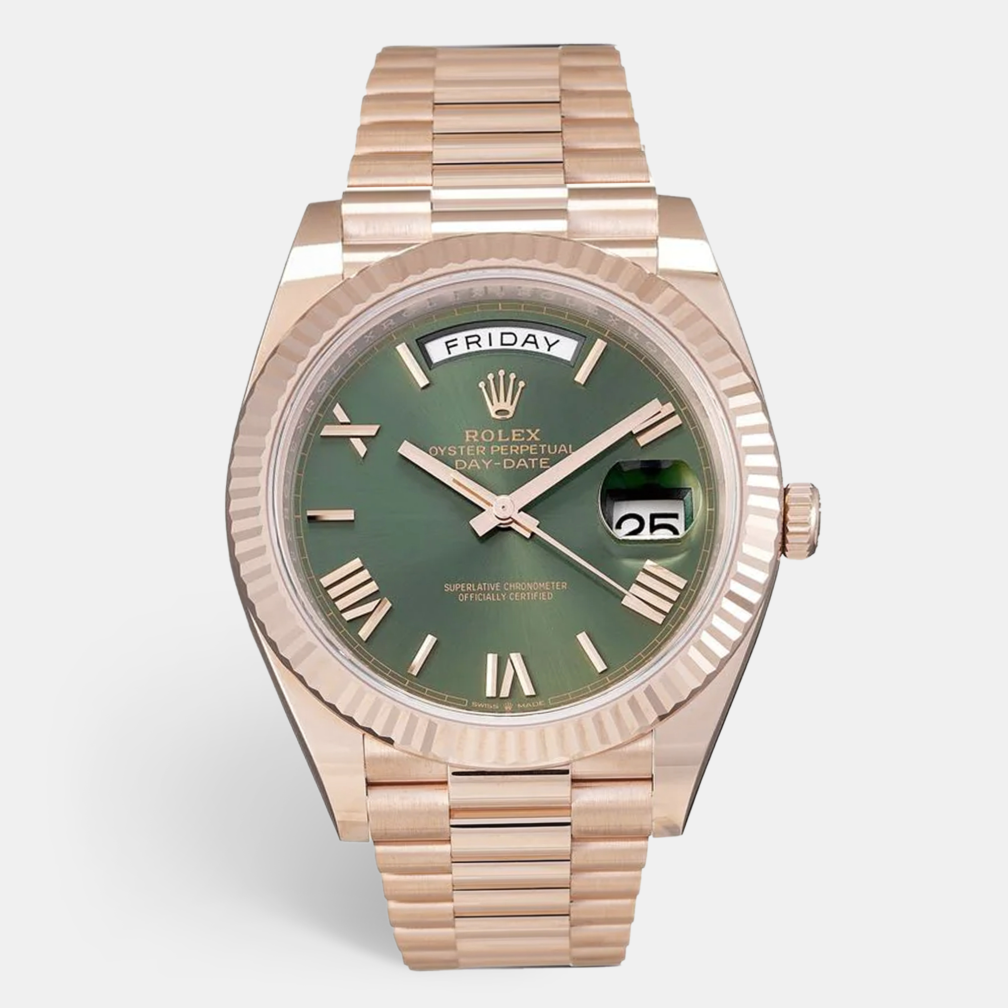 Elevate your days look with a touch of luxury brought by this Rolex Day Date wristwatch. Crafted using durable materials the designer watch is set with a sturdy case an easy to read dial and a comfortable bracelet.
