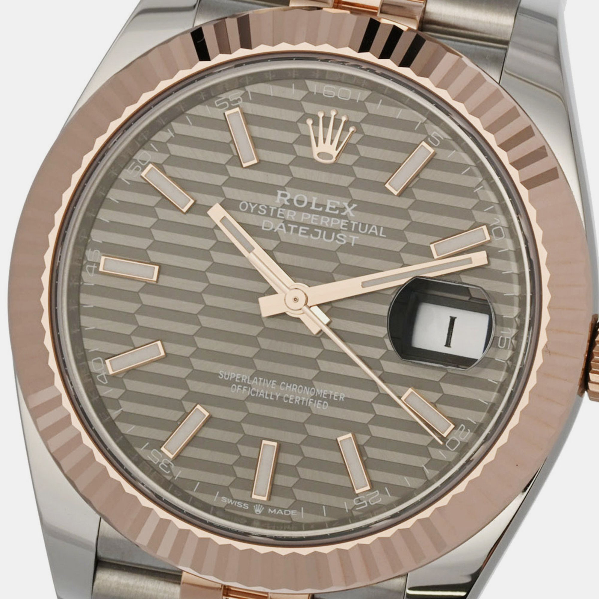 

Rolex Grey 18k Rose Gold And Stainless Steel Datejust 126331 Automatic Men's Wristwatch 41 mm