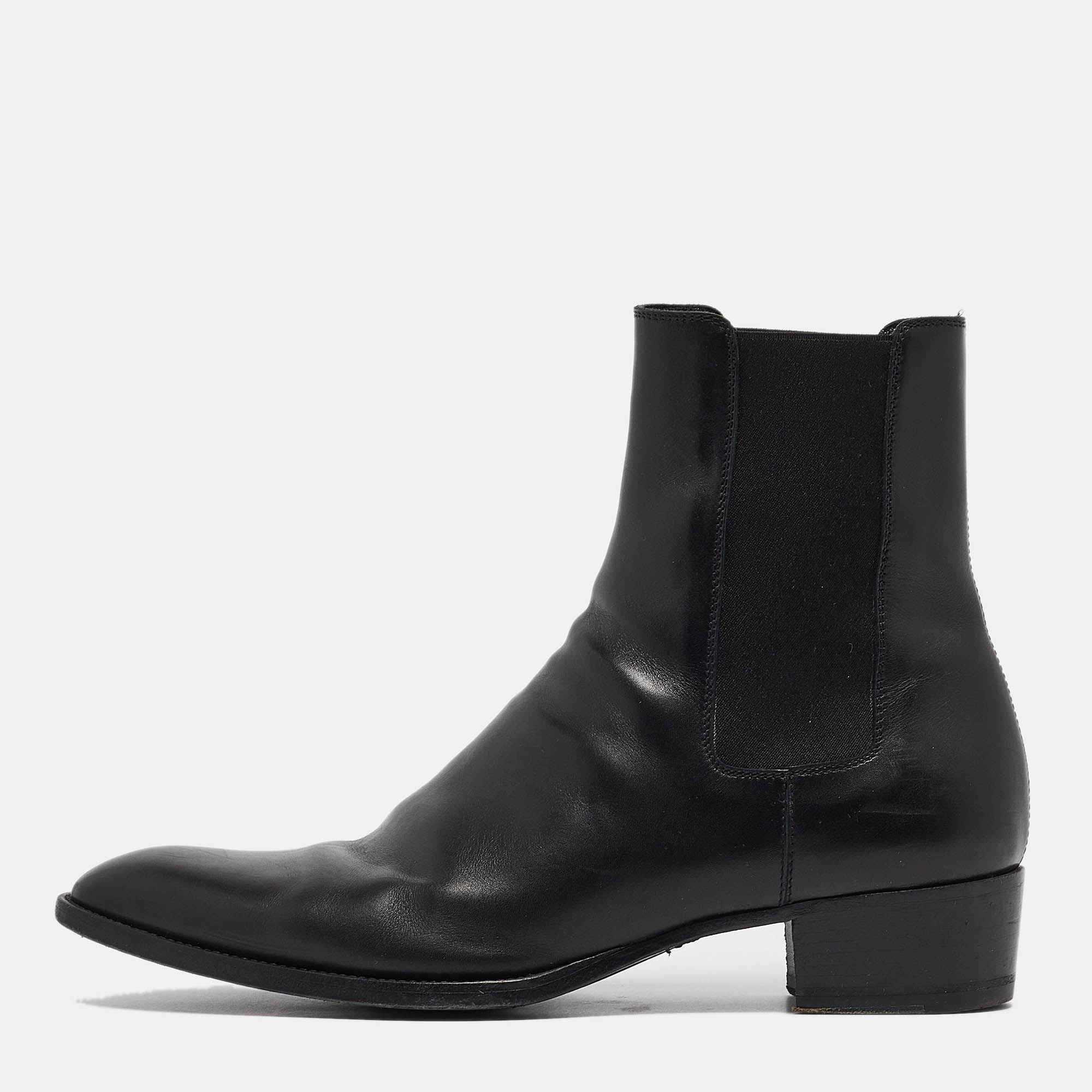 

Saint Laurent Black Leather Finn Chelsea Boots Size