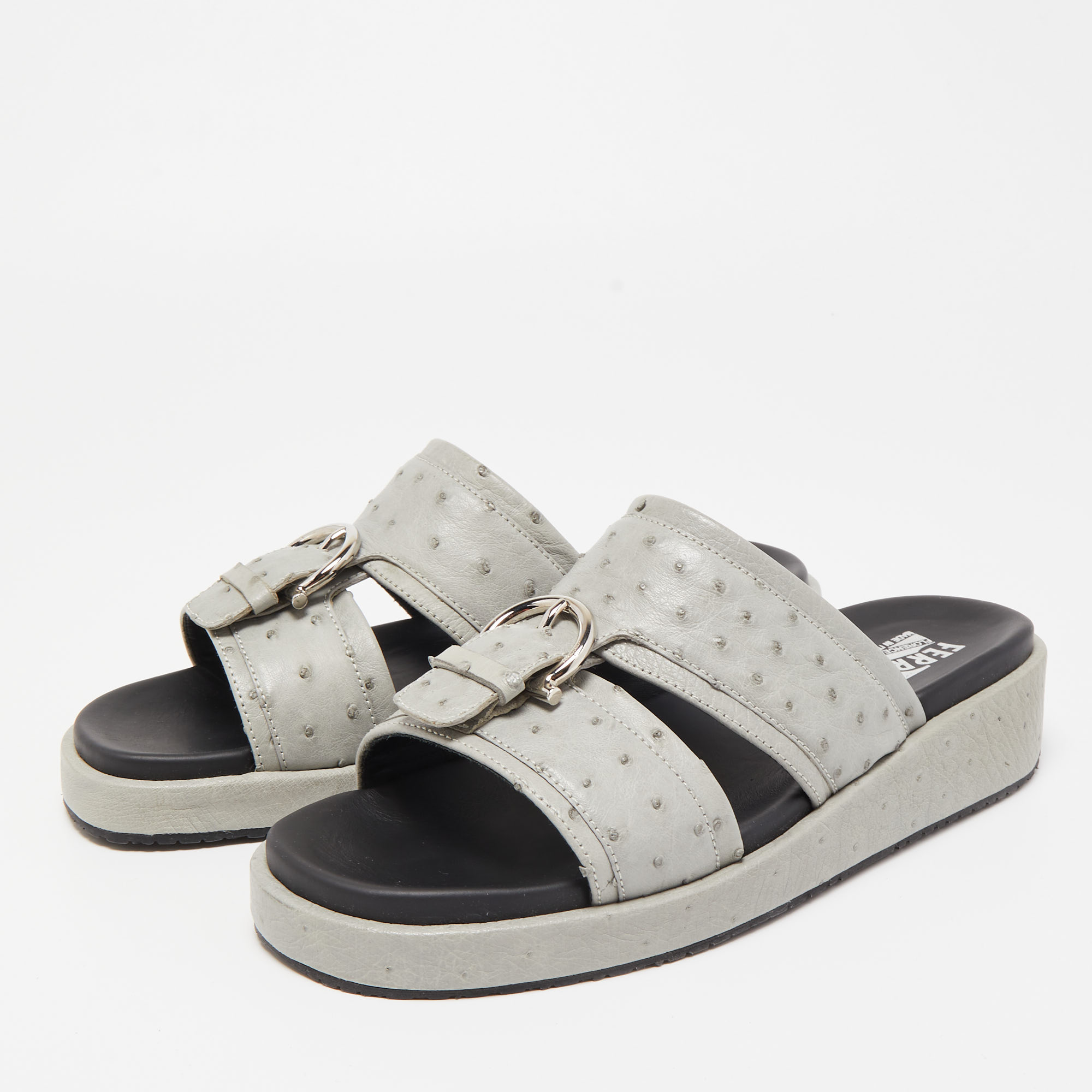

Salvatore Ferragamo Grey Ostrich Leather Lufti Buckle Detail Slide Sandals Size