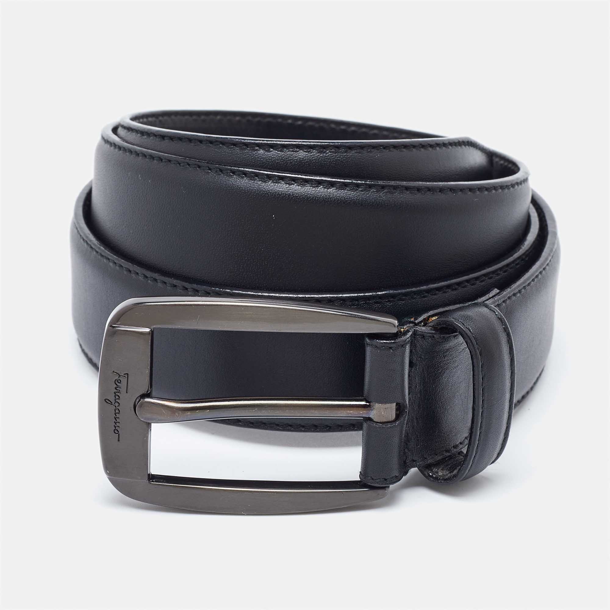 

Salvatore Ferragamo Black Leather Buckle Belt