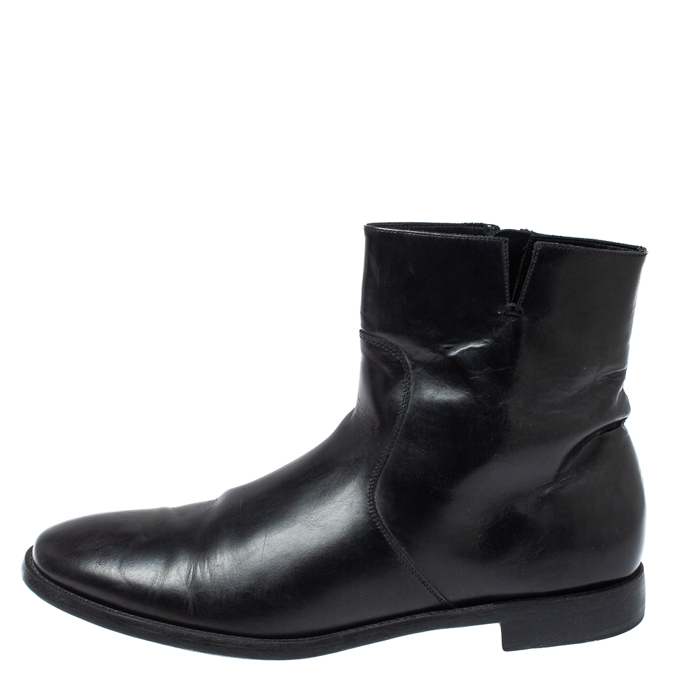 

Salvatore Ferragamo Black Leather Ankle Boots Size