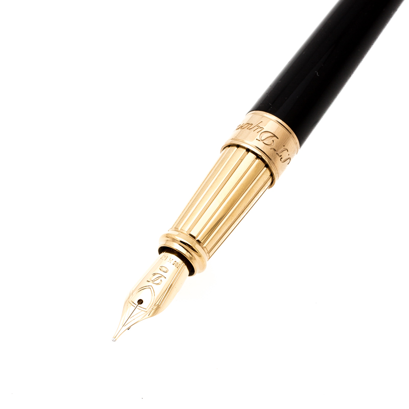 

S.T. Dupont D Line Black Lacquer Gold Plated Fountain Pen
