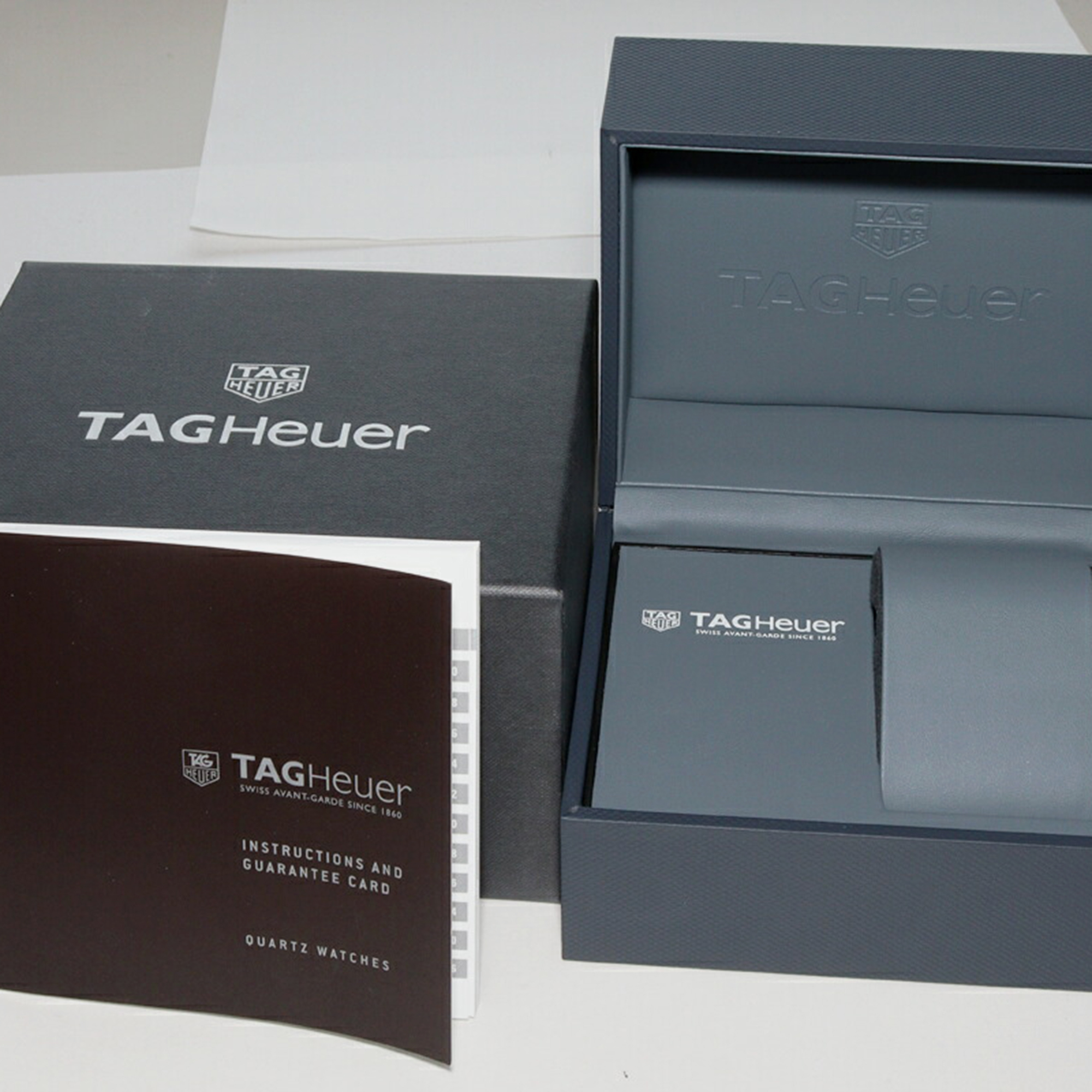 Tag Heuer White Stainless Steel Aquaracer WAY131D Quartz Men`s Wristwatch 36 mm 