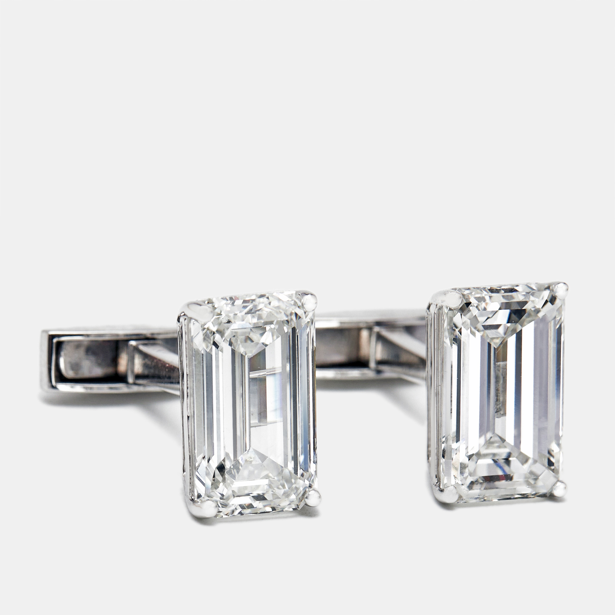Pre-owned The Diamond Edit 16 Cts Emerald Cut And Princess Cut Lab Grown Diamonds 18k White Gold Cufflinks