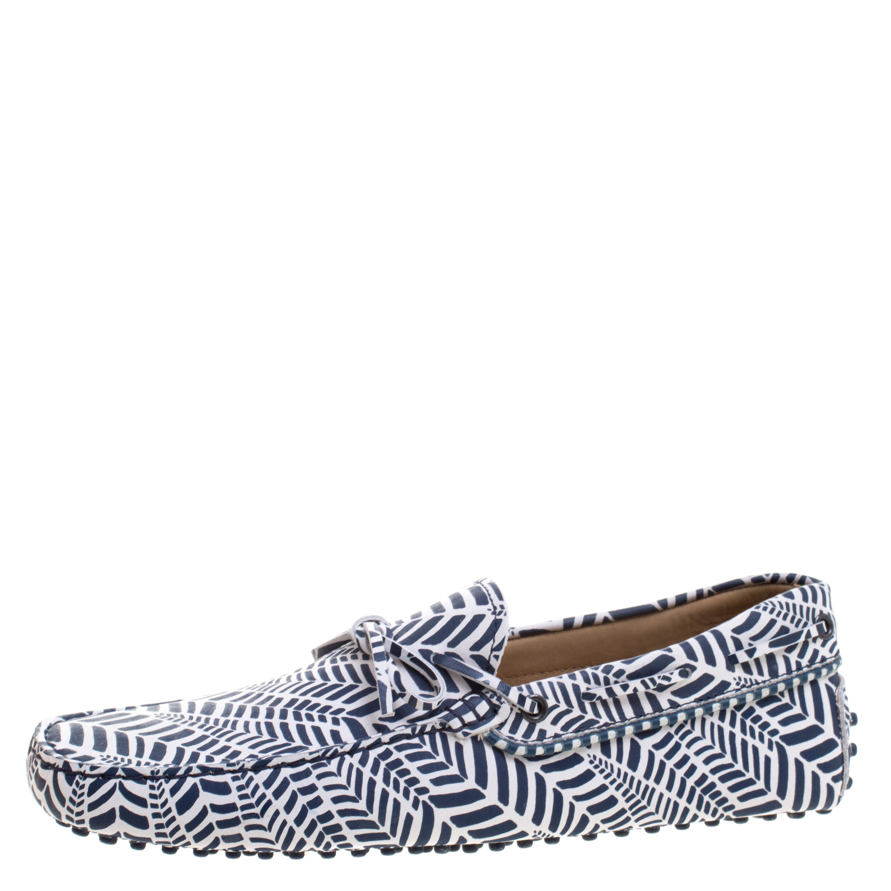 Pre Owned Tod's Blue and White Printed Leather Bow Loafers Size 43