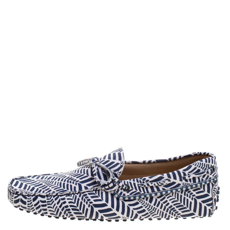 

Tod's Blue and White Printed Leather Bow Loafers Size