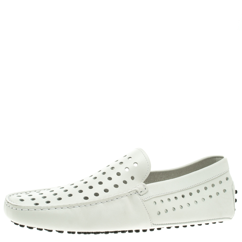 Pre Owned حذاء لوفرز تودز جلد أبيض مثقب مقاس 44.5