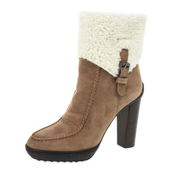 مملوكة مسبقًا Tod's Beige Suede Lamb Fur Buckle Platform Ankle Boots Size 38