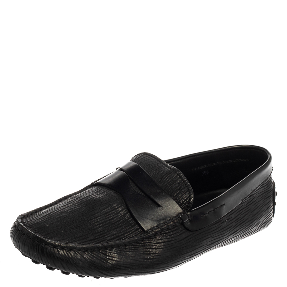 

Tod's Black Textured Leather Penny Loafer Size