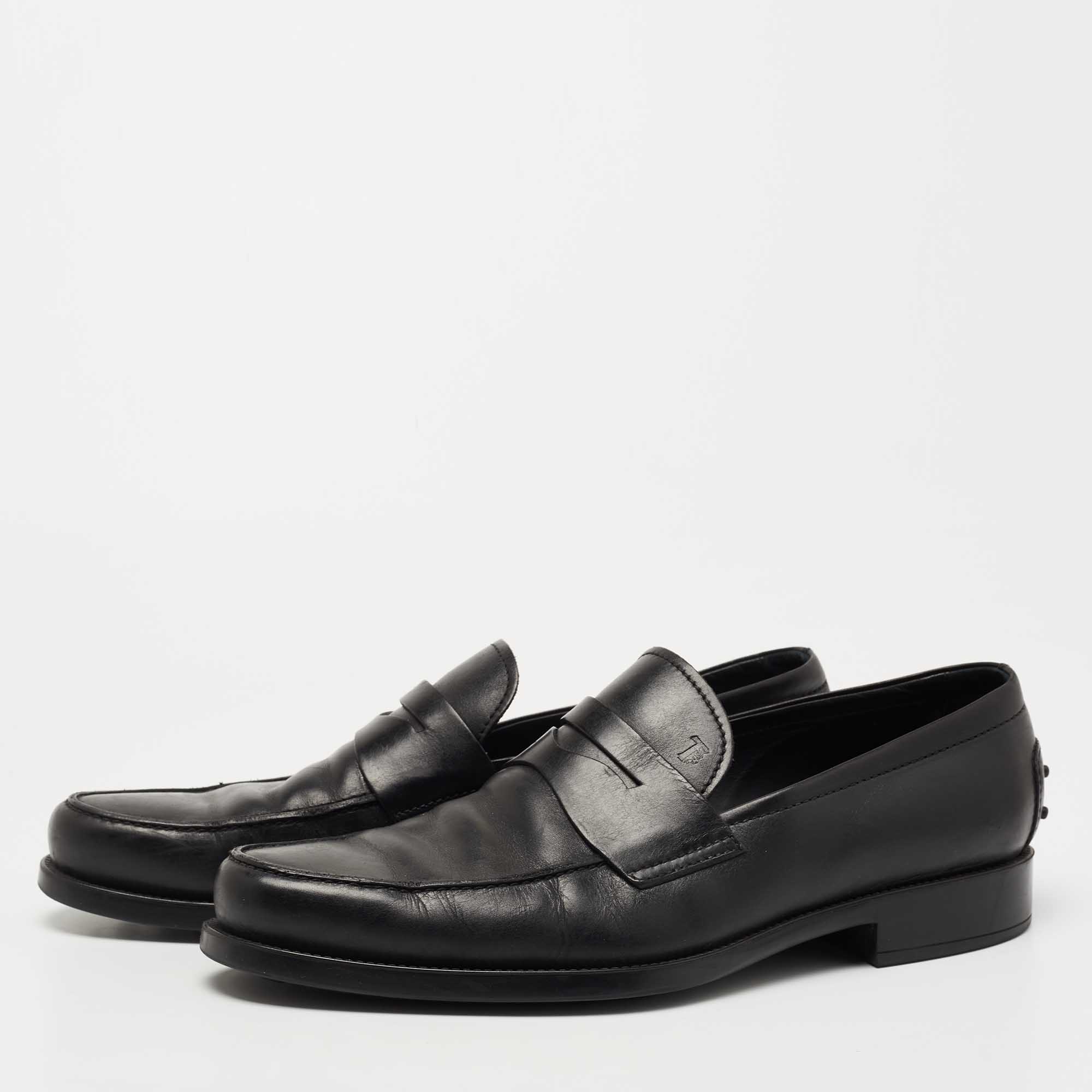 

Tod's Black Leather Penny Loafers Size