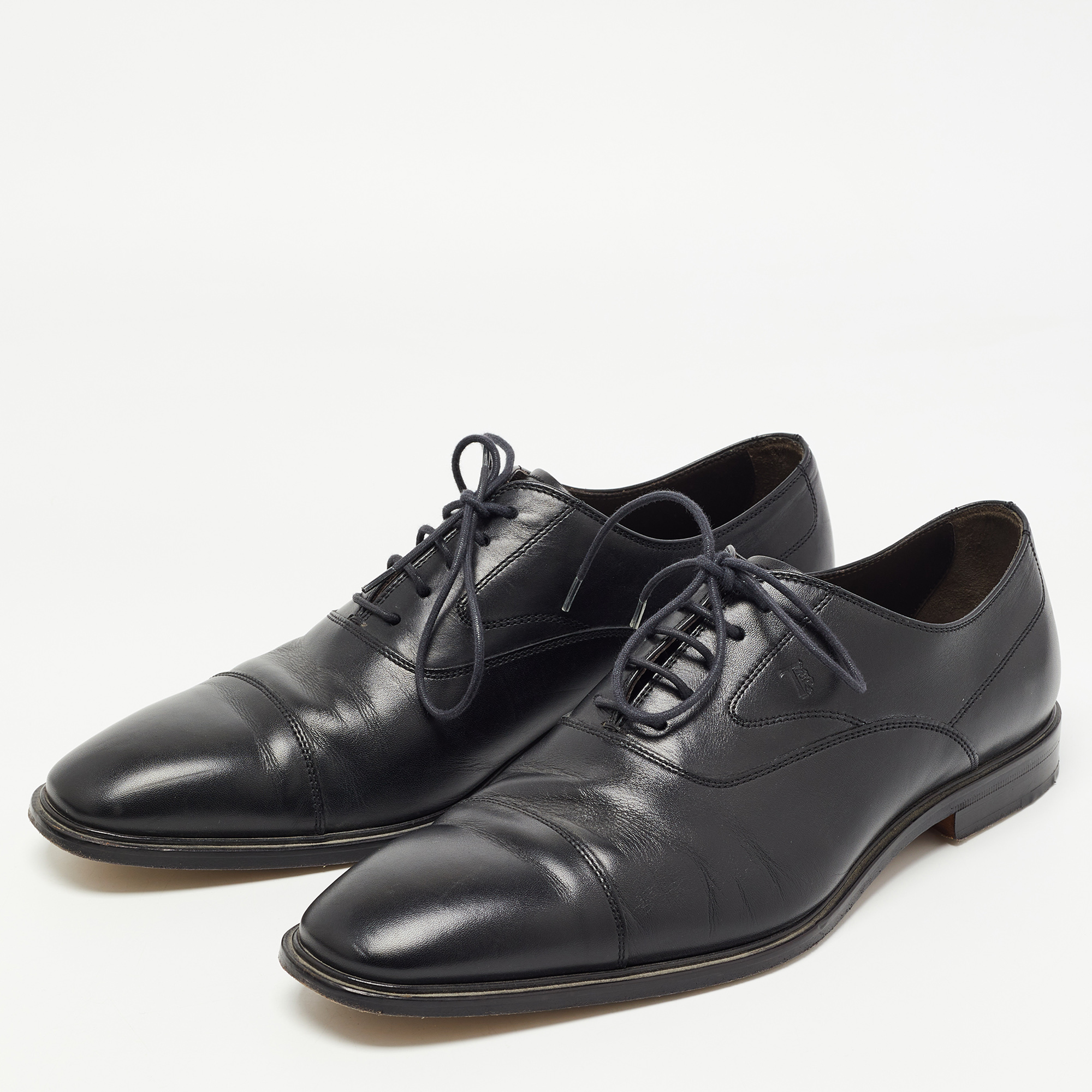 

Tod's Black Leather Lace Up Oxfords Size