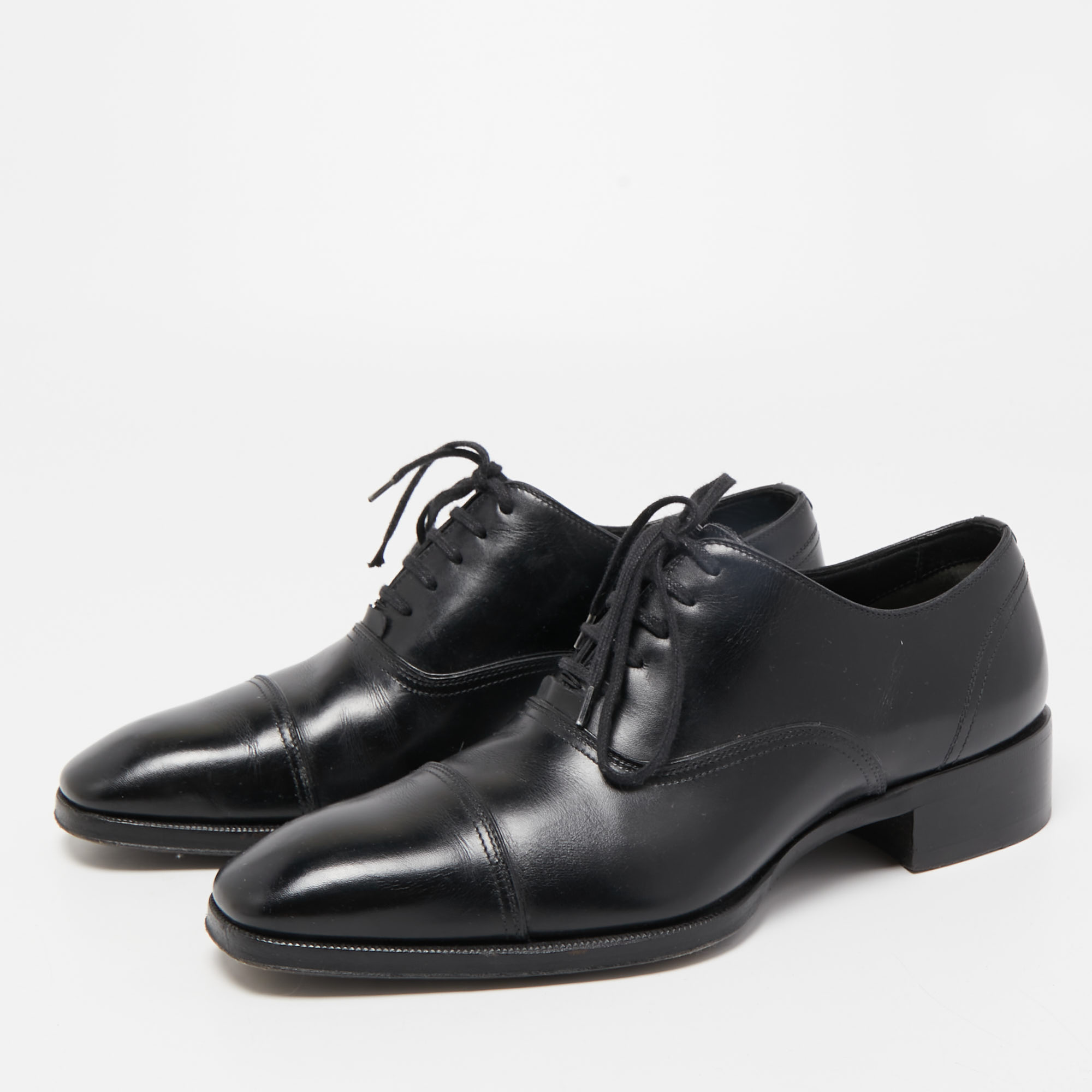 

Tom Ford Black Leather Lace-Up Oxfords Size