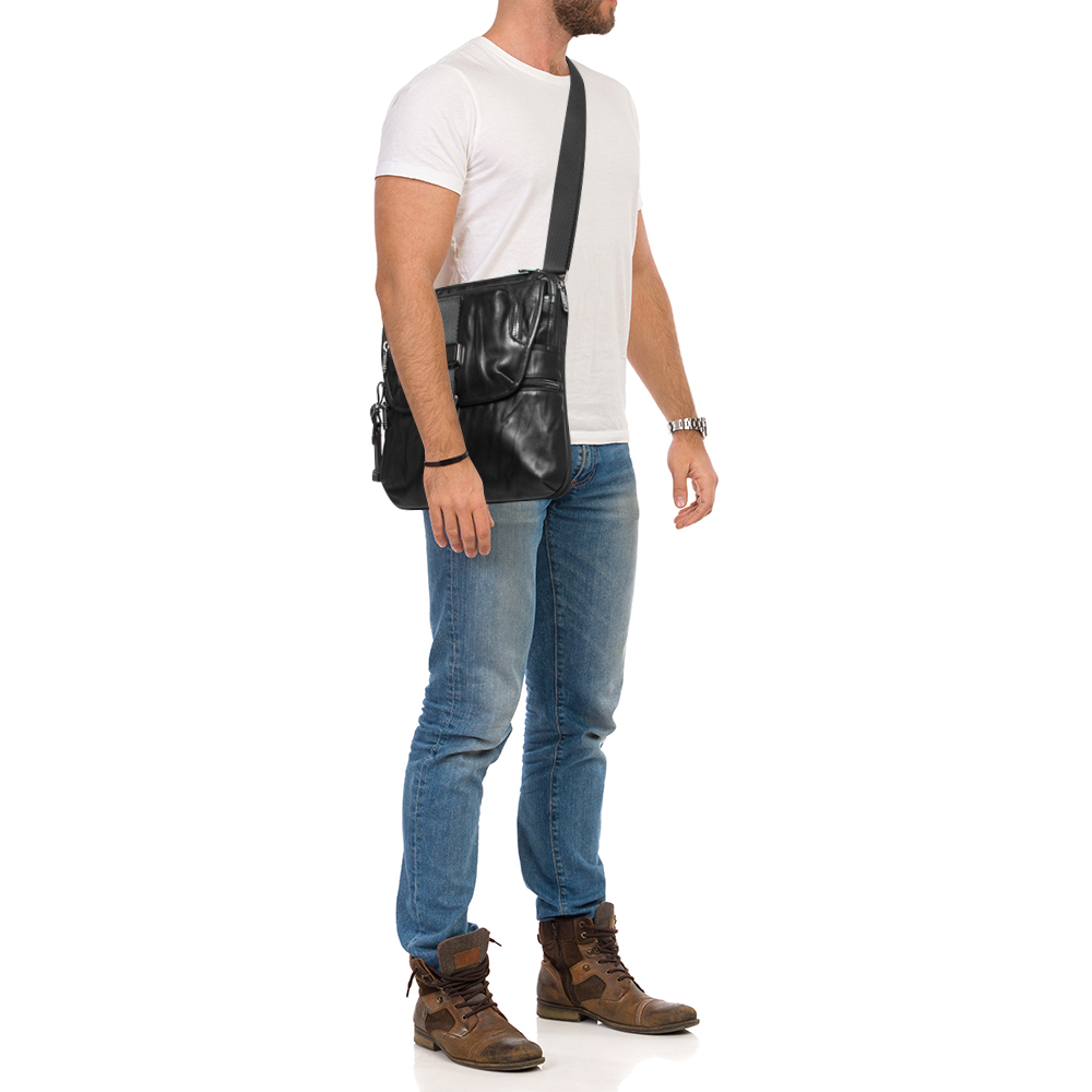

Tumi Black Leather Alpha Bravo Arnold Zip Flap Expandable Messenger Bag