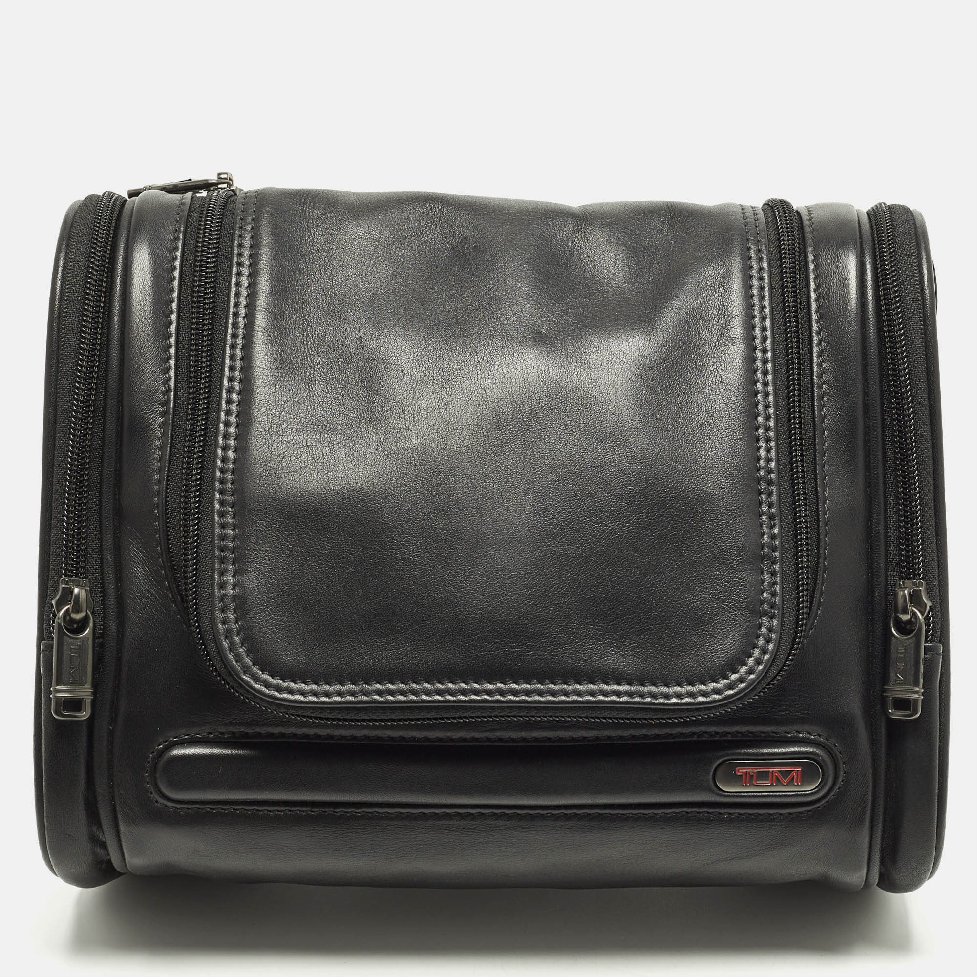 

TUMI G4 Black Leather Hanging Trave Kit Bag