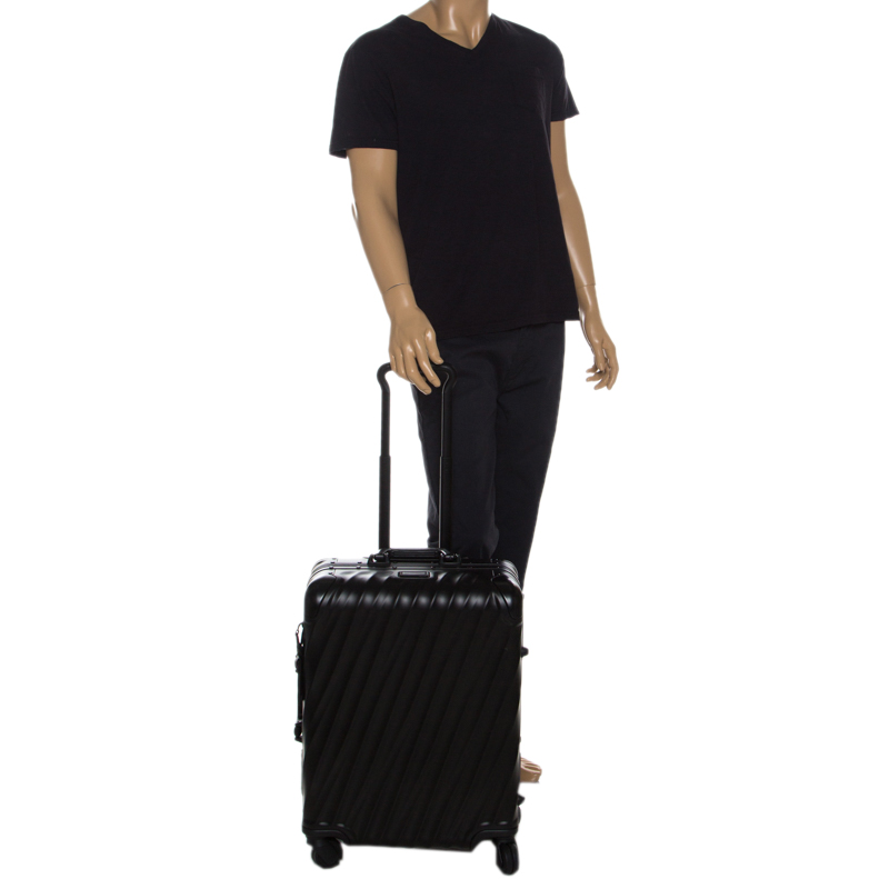 

TUMI Black Aluminum 4 Wheel Short Trip Packing Case 19 Degrees Luggage 55